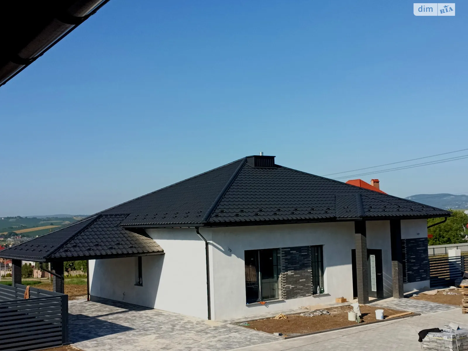 Продается одноэтажный дом 130 кв. м с бассейном, цена: 125000 € - фото 1