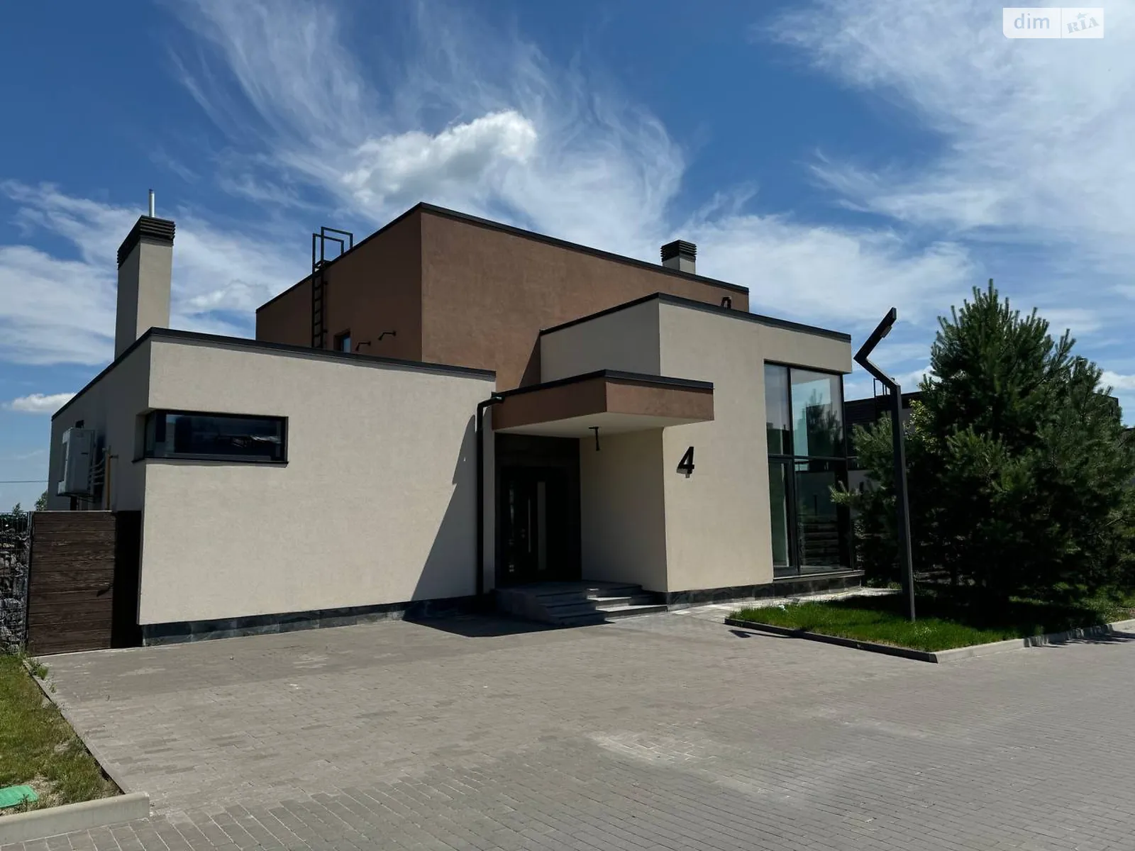 Продается дом на 2 этажа 209.8 кв. м с садом, цена: 470000 $ - фото 1