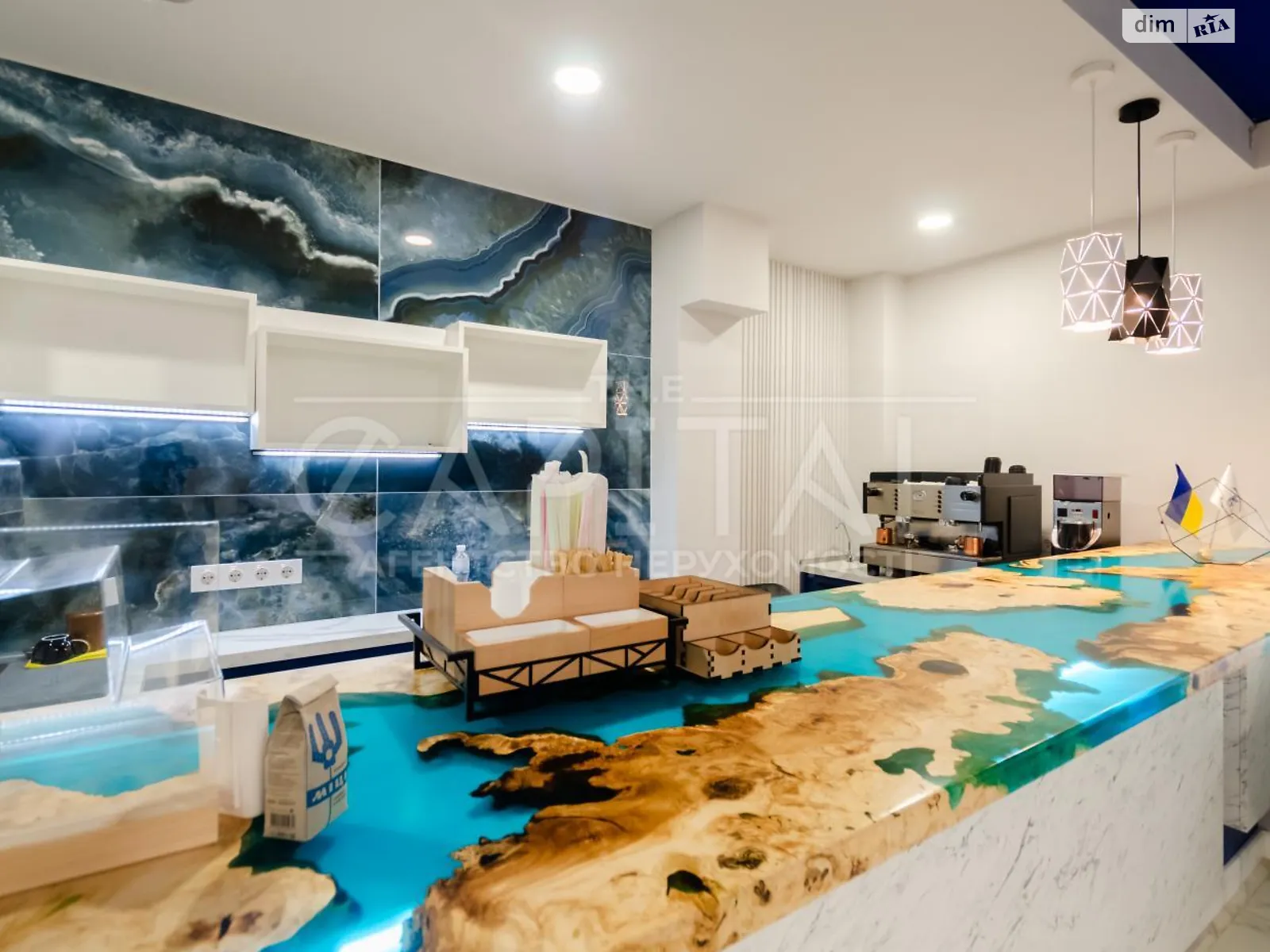 Сдается в аренду офис 590 кв. м в бизнес-центре, цена: 8000 $ - фото 1