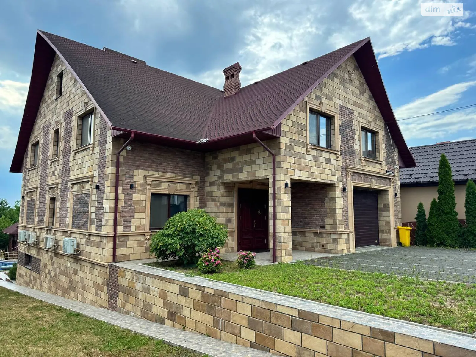 Продается дом на 2 этажа 450 кв. м с камином, цена: 590000 $ - фото 1