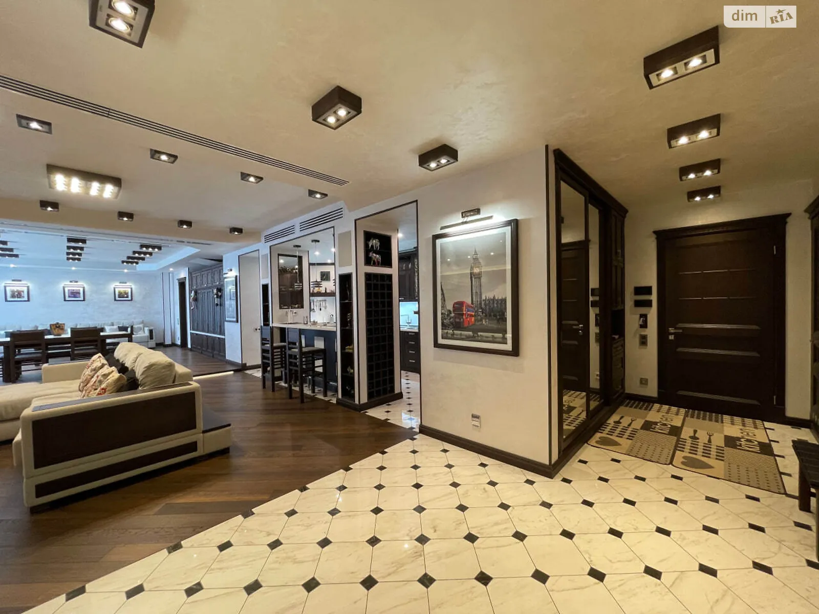 Продается 8-комнатная квартира 318.5 кв. м в Харькове, ул. Отакара Яроша, 24Б - фото 1