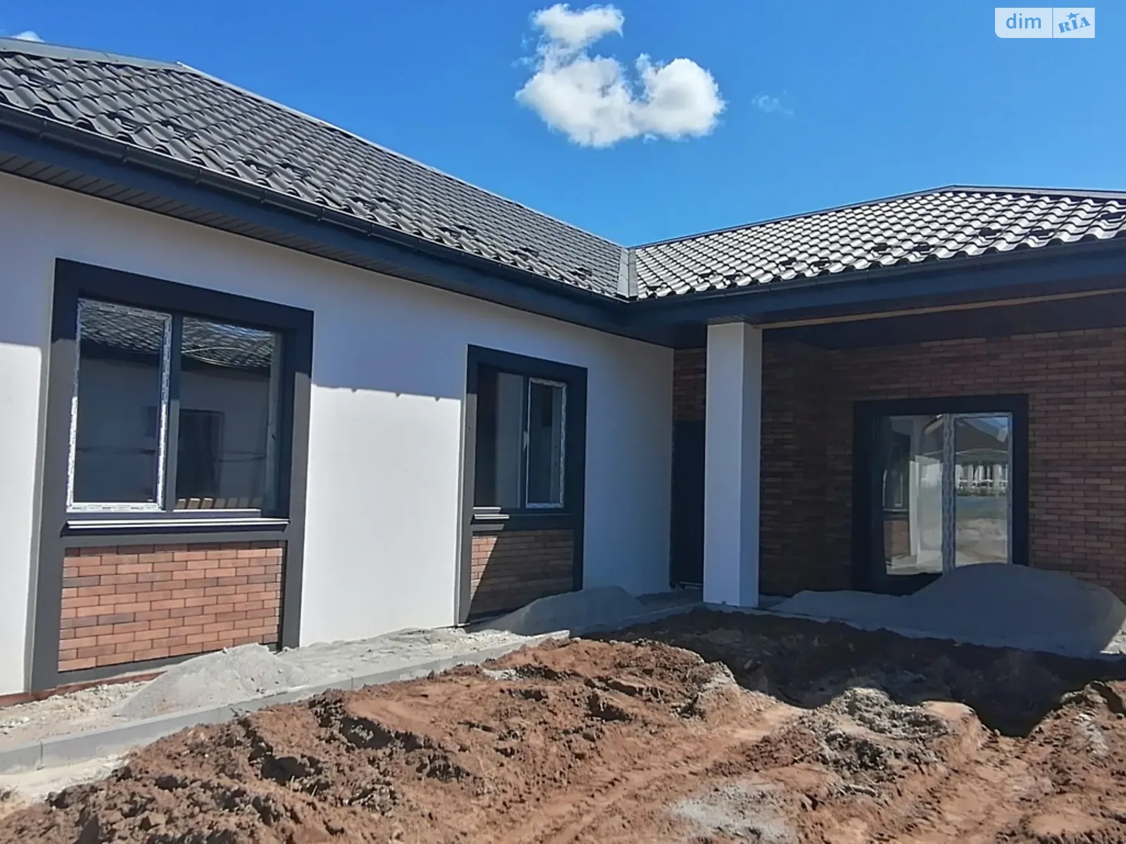 Продается одноэтажный дом 120 кв. м с верандой, цена: 100000 $ - фото 1