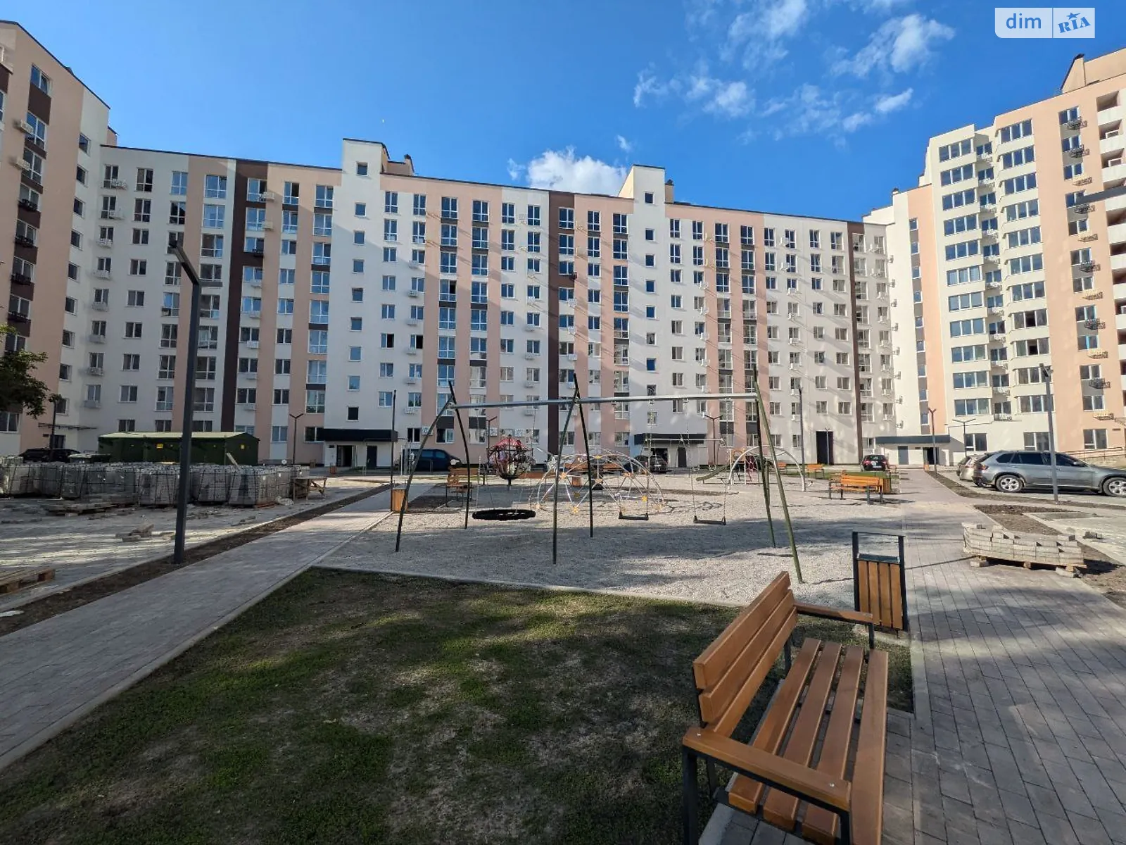 Продается 1-комнатная квартира 68.5 кв. м в Ровно, ул. Соборная - фото 1