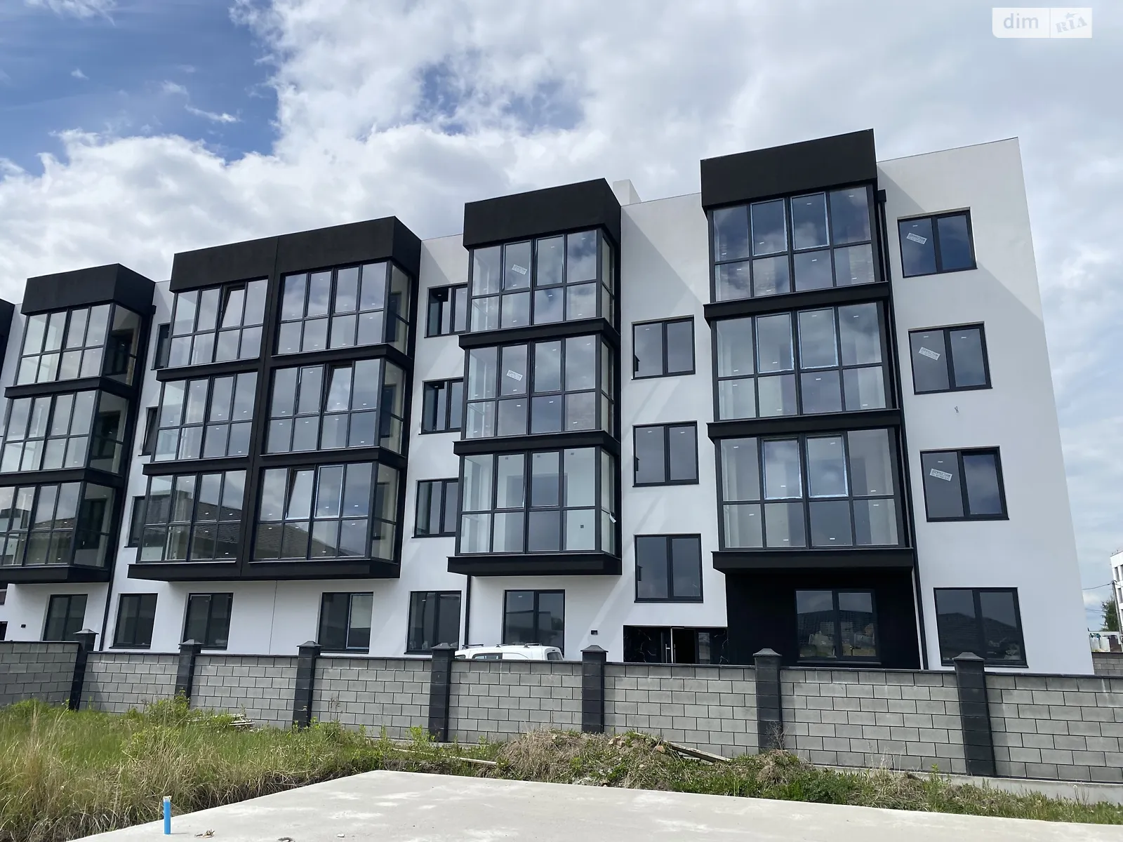 Продается 1-комнатная квартира 48 кв. м в Ровно, ул. Слава Победителям, 11 - фото 1