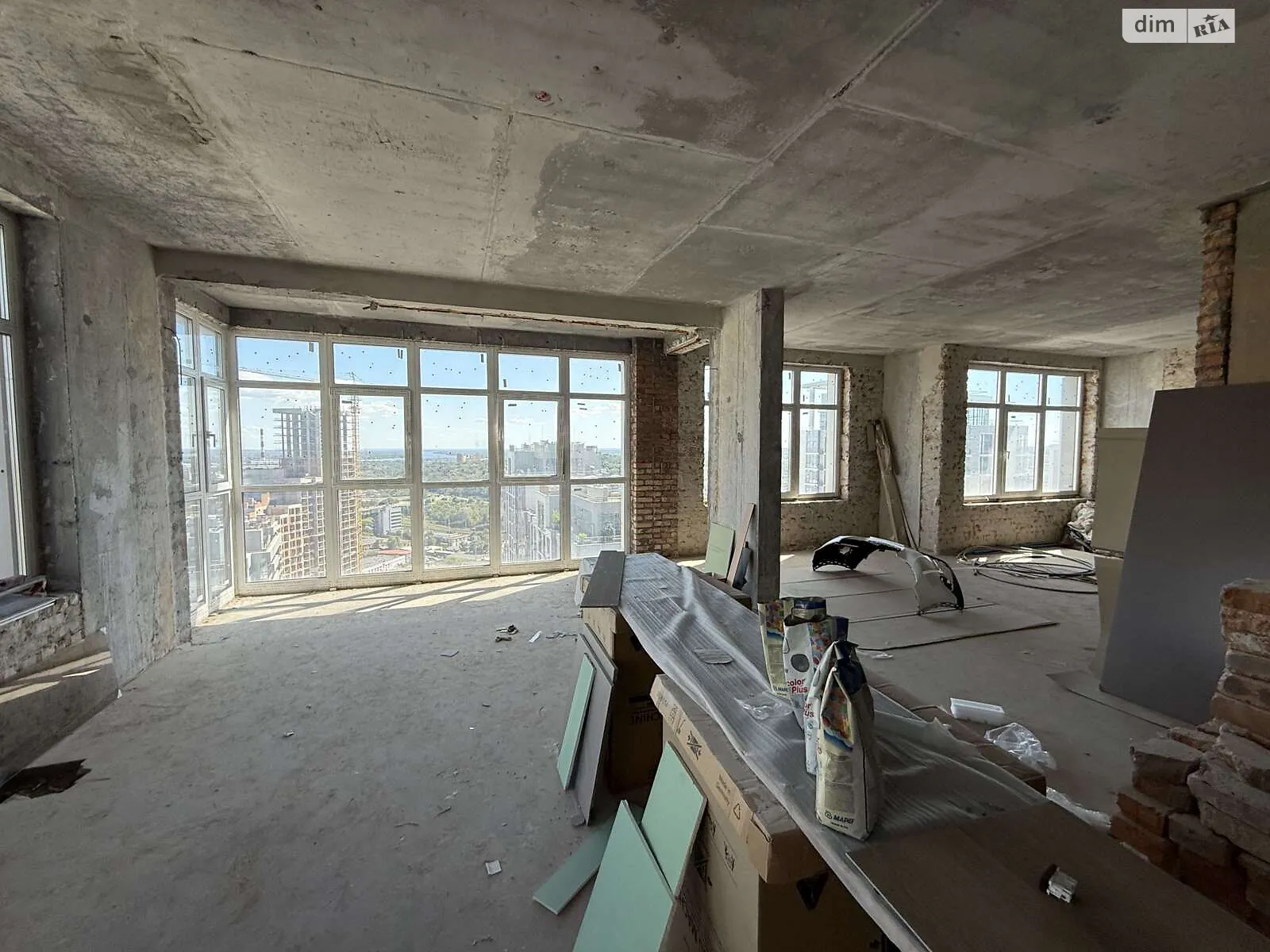 Продается 4-комнатная квартира 148.8 кв. м в Киеве, ул. Андрея Верхогляда(Драгомирова), 15 - фото 1