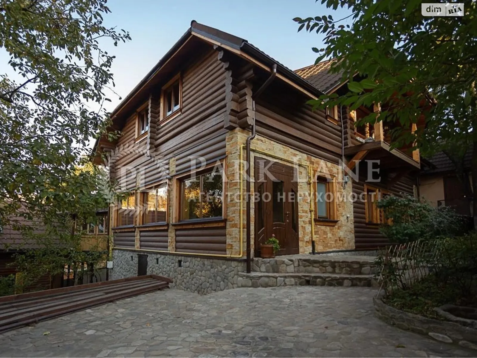 Сдается в аренду дом на 2 этажа 250 кв. м с верандой, цена: 2500 $ - фото 1