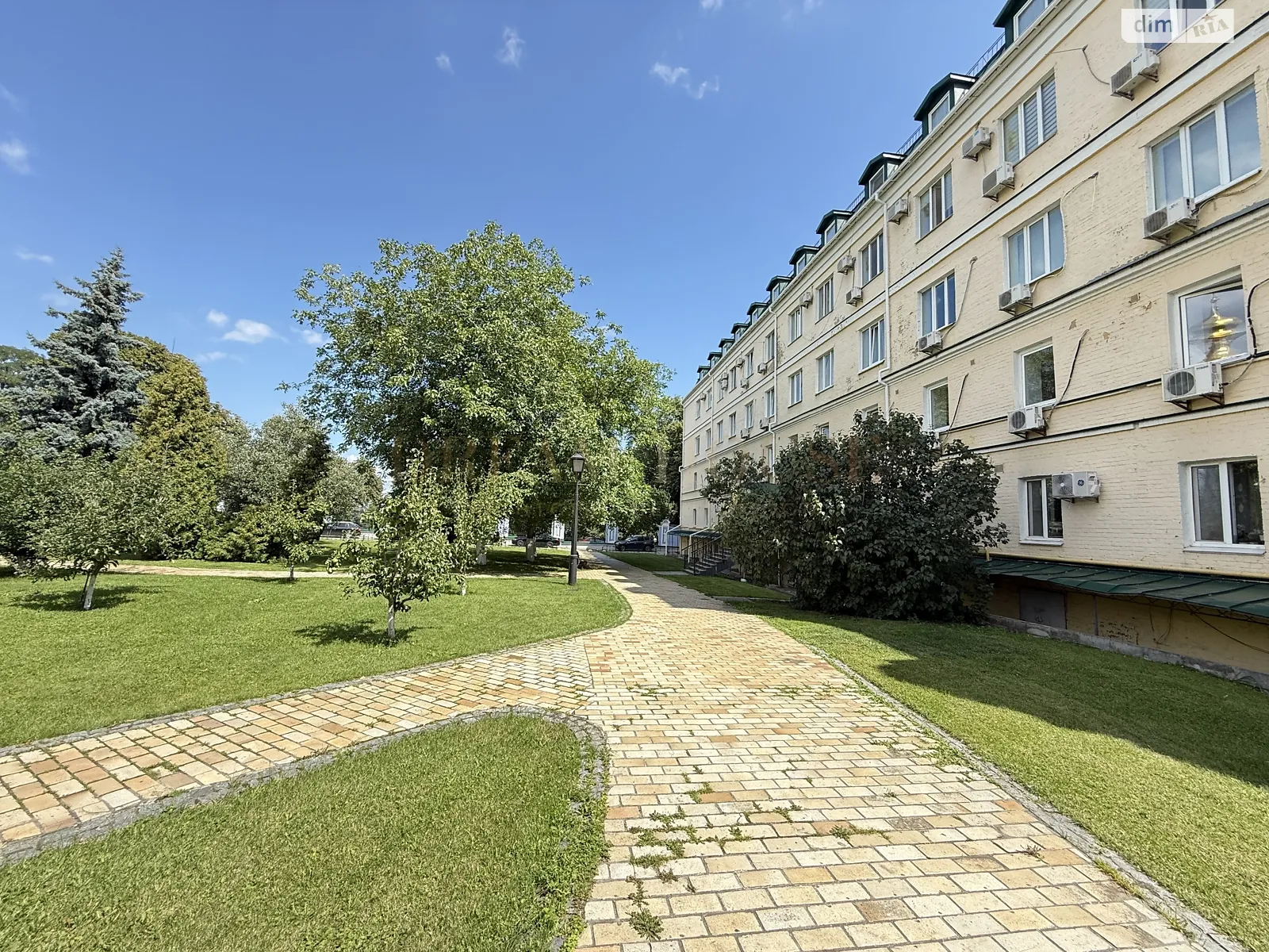 Сдается в аренду офис 57 кв. м в бизнес-центре, цена: 500 $ - фото 1