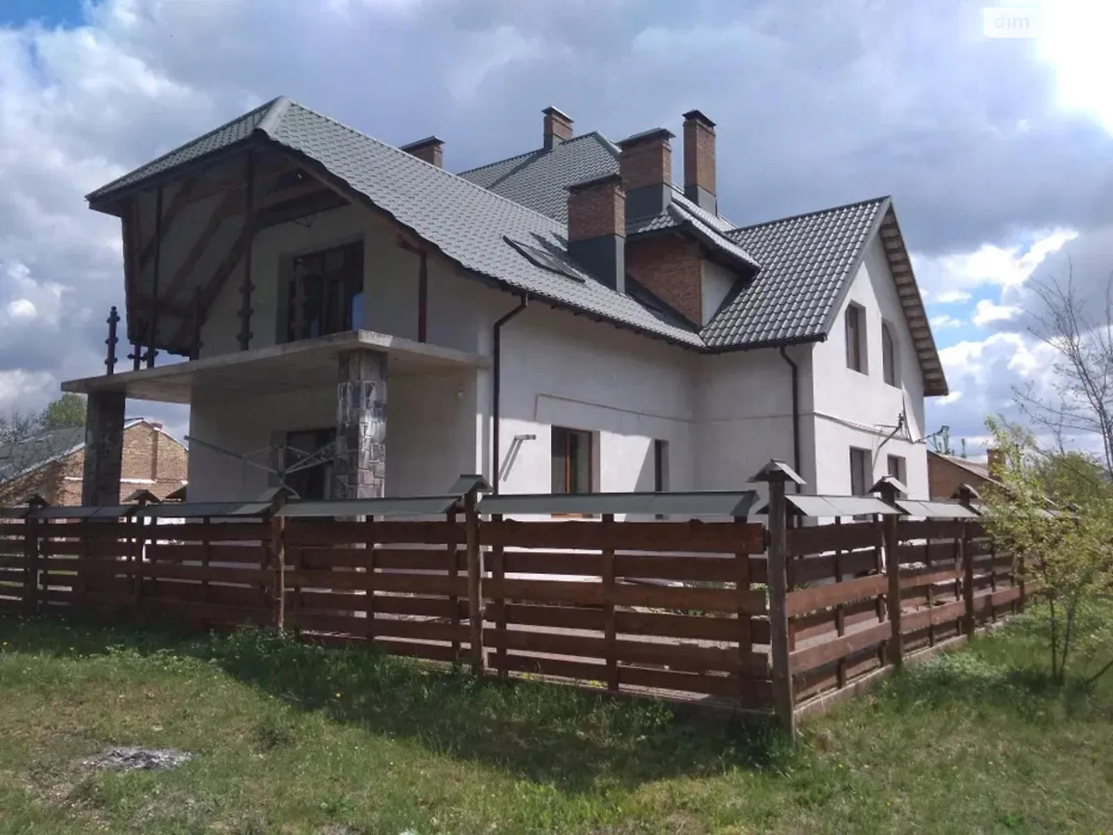 Продается дом на 2 этажа 250 кв. м с камином, цена: 128000 $ - фото 1