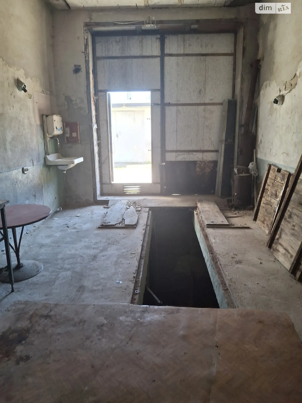 Продается место в гаражном кооперативе под грузовик / автобус на 19.6 кв. м, цена: 7000 $ - фото 1