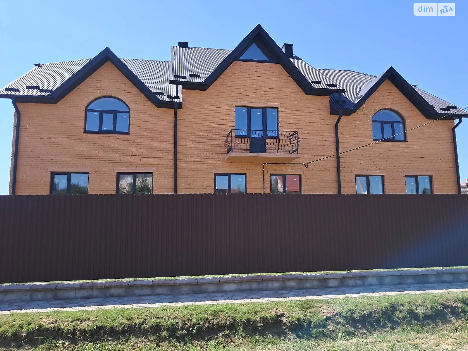 Продается дом на 2 этажа 115.8 кв. м с камином, цена: 60000 $ - фото 1