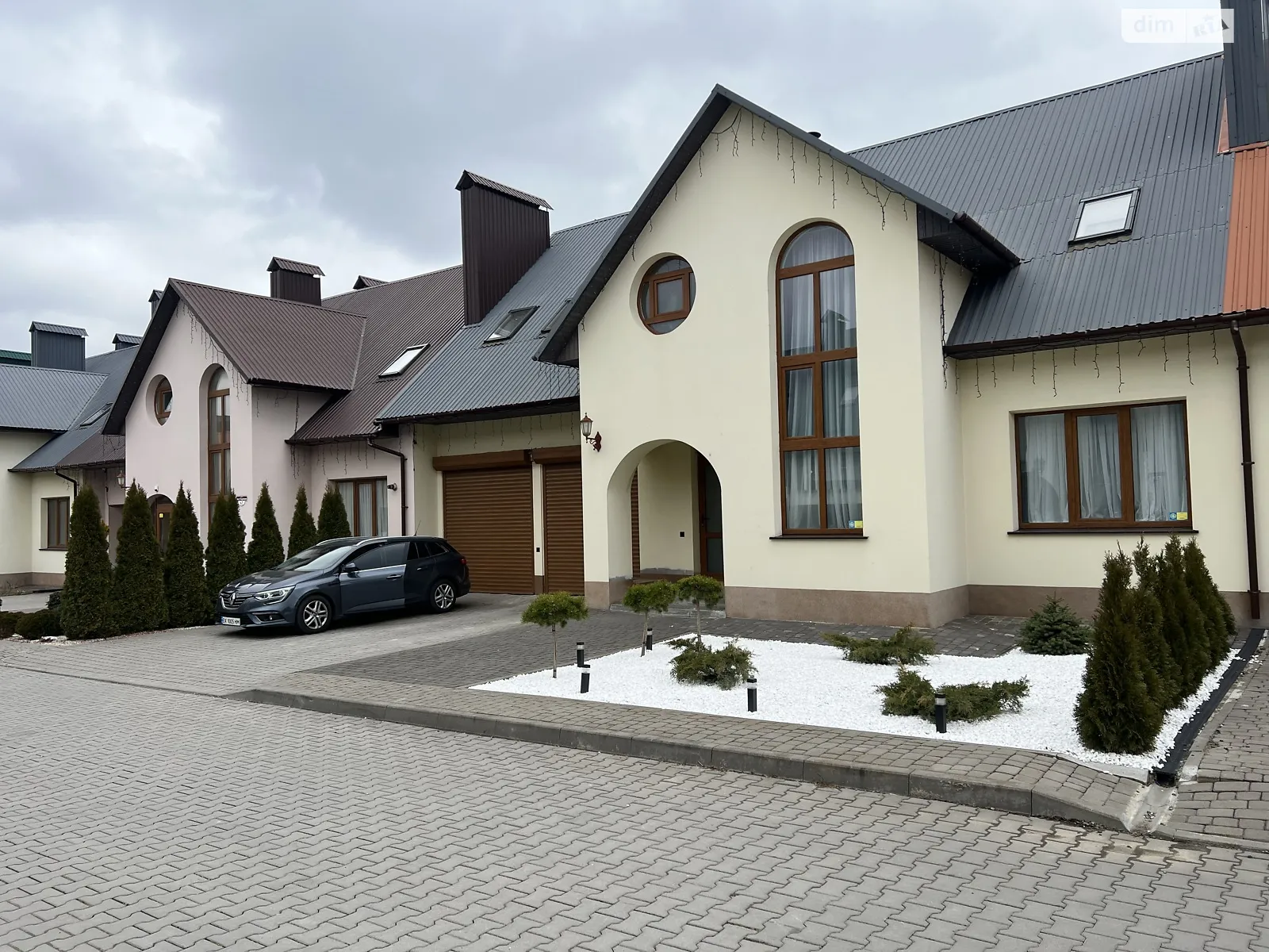 Продается дом на 3 этажа 360 кв. м с участком, цена: 280000 $ - фото 1