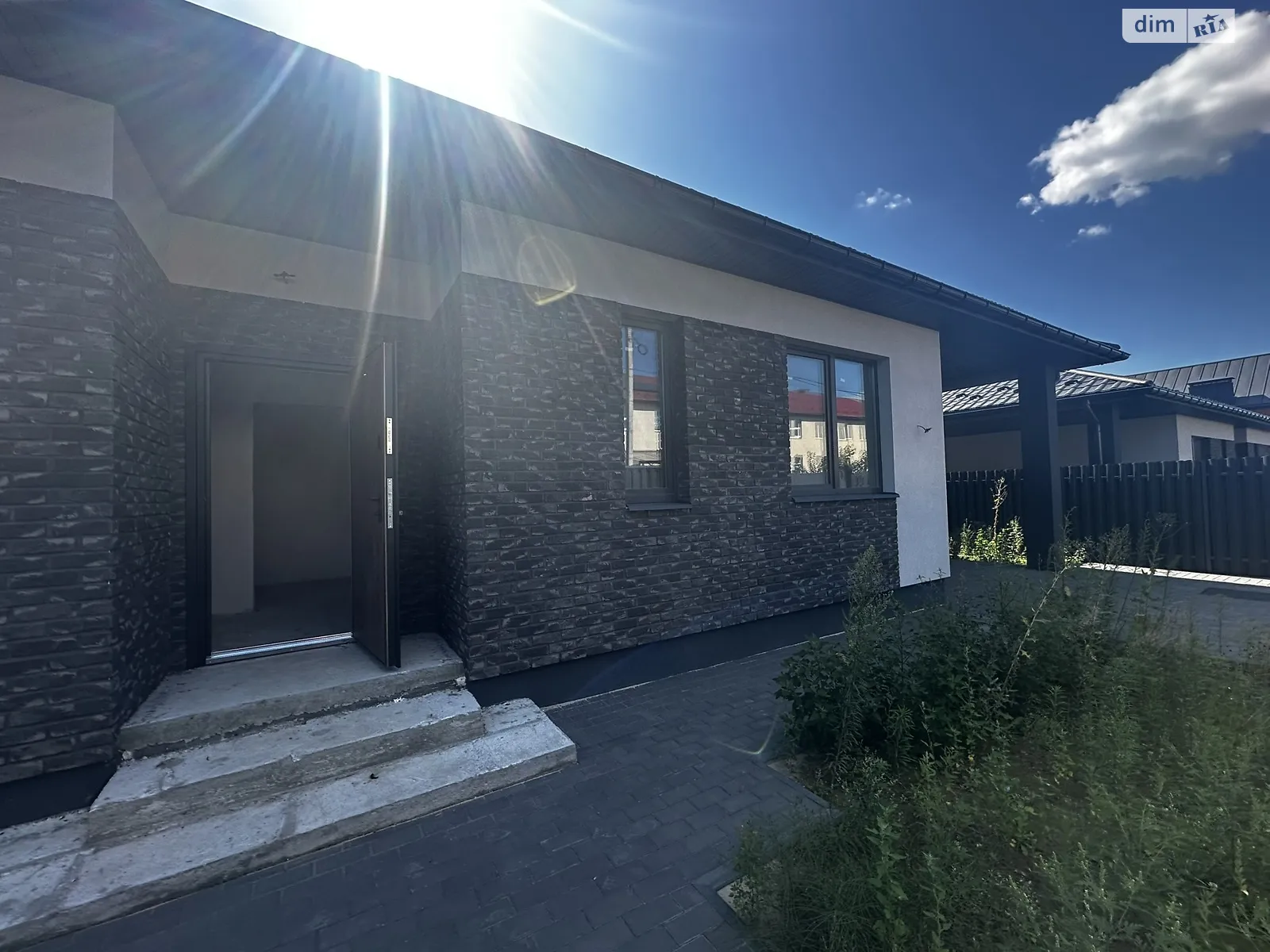 Продается одноэтажный дом 115 кв. м с балконом, цена: 118000 $ - фото 1