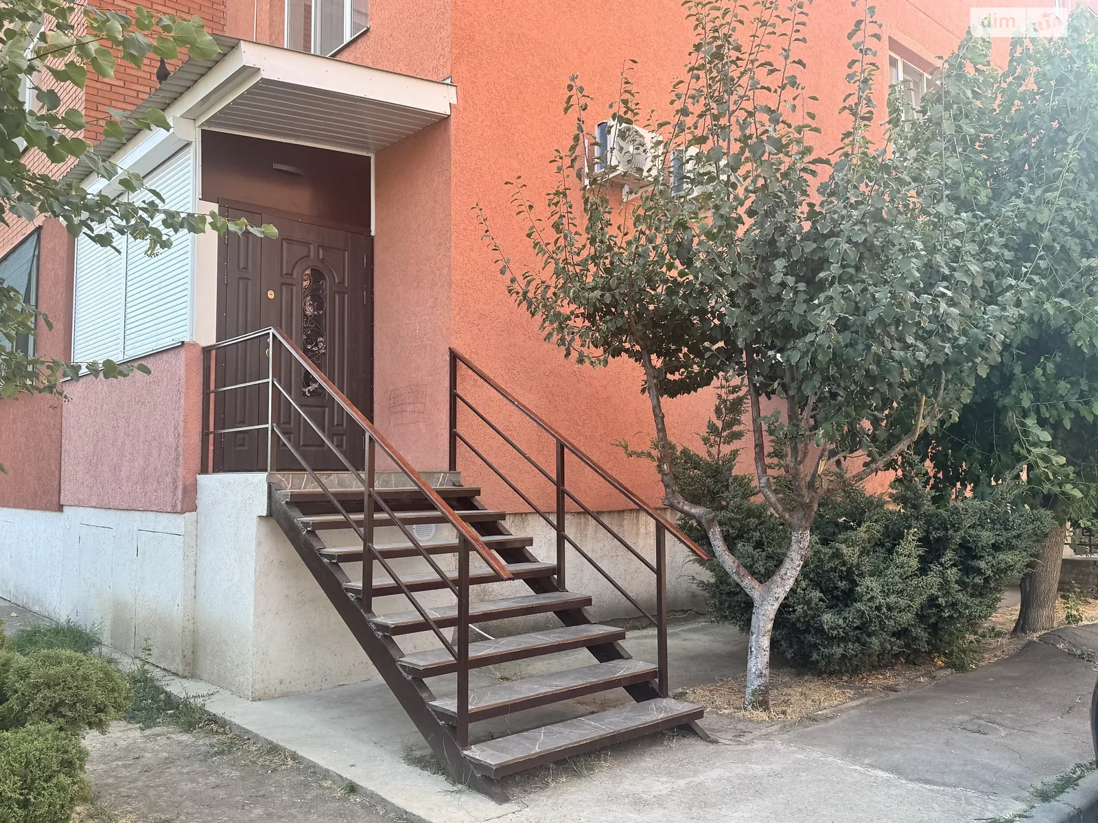 Продается офис 46 кв. м в бизнес-центре, цена: 55000 $ - фото 1