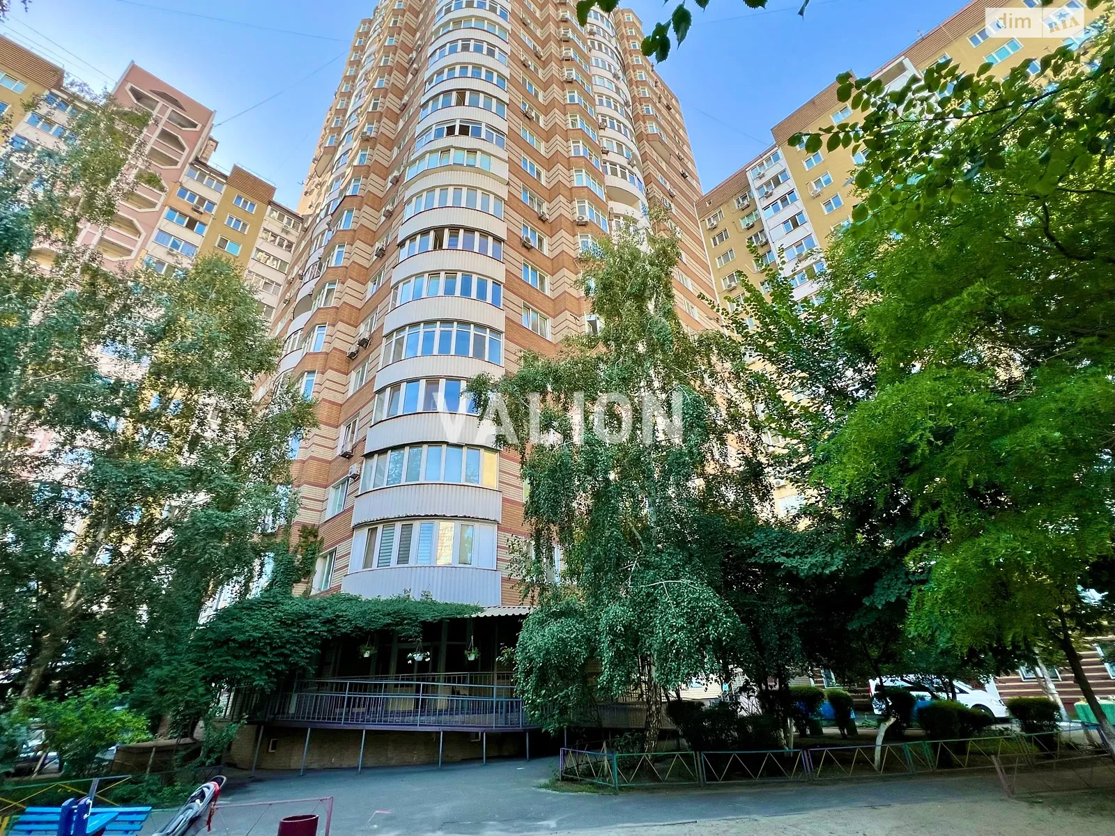 Продается 2-комнатная квартира 76.2 кв. м в Киеве, ул. Урловская, 16/37 - фото 1