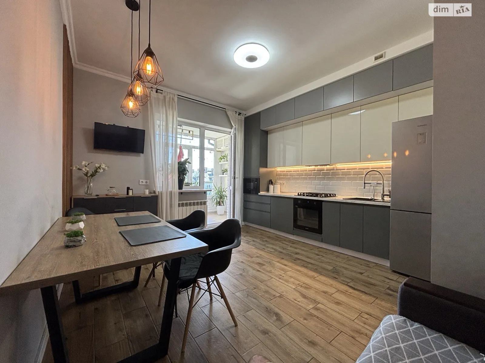 Продается 2-комнатная квартира 80 кв. м в Минае, пер. Парковый - фото 1