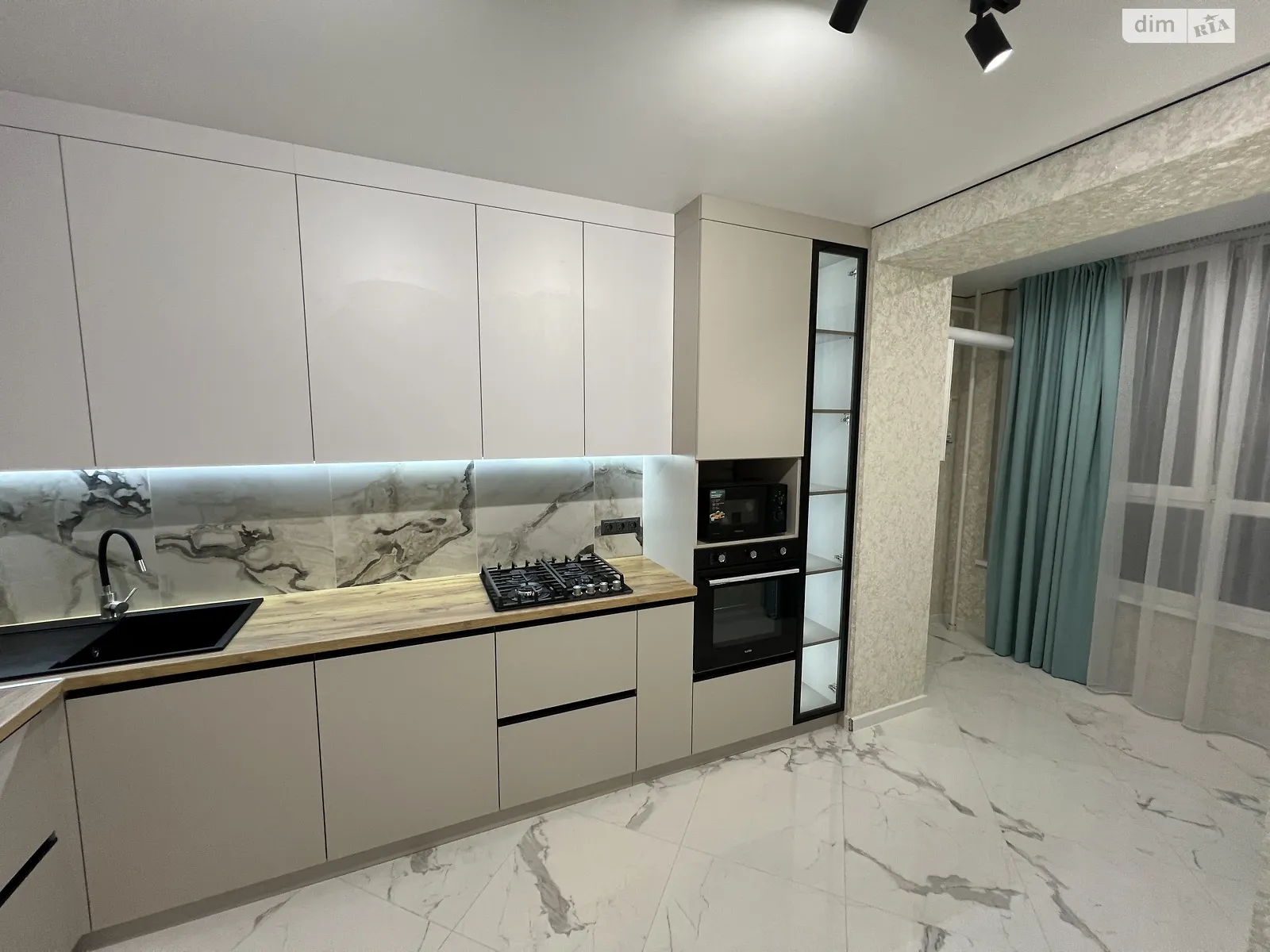 Продается 1-комнатная квартира 43 кв. м в Виннице, ул. Васильковая, 4В - фото 1
