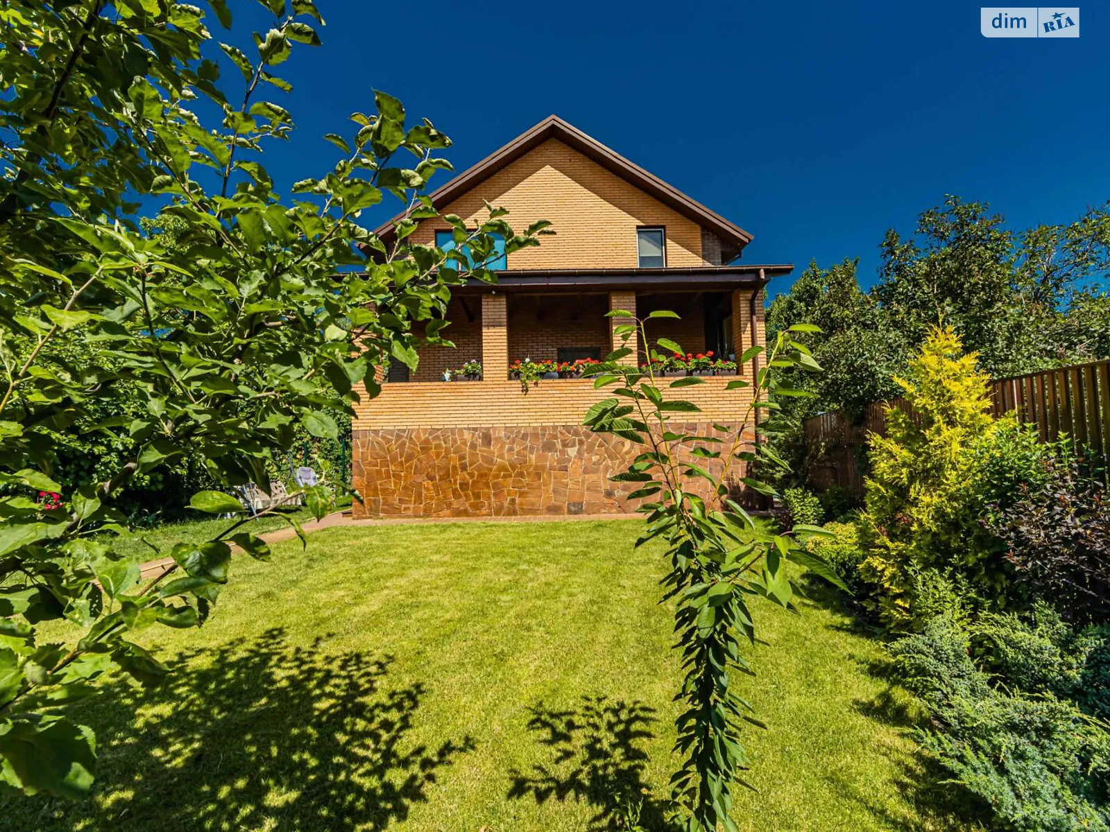 Продается дом на 2 этажа 195.7 кв. м с террасой, цена: 195000 $ - фото 1