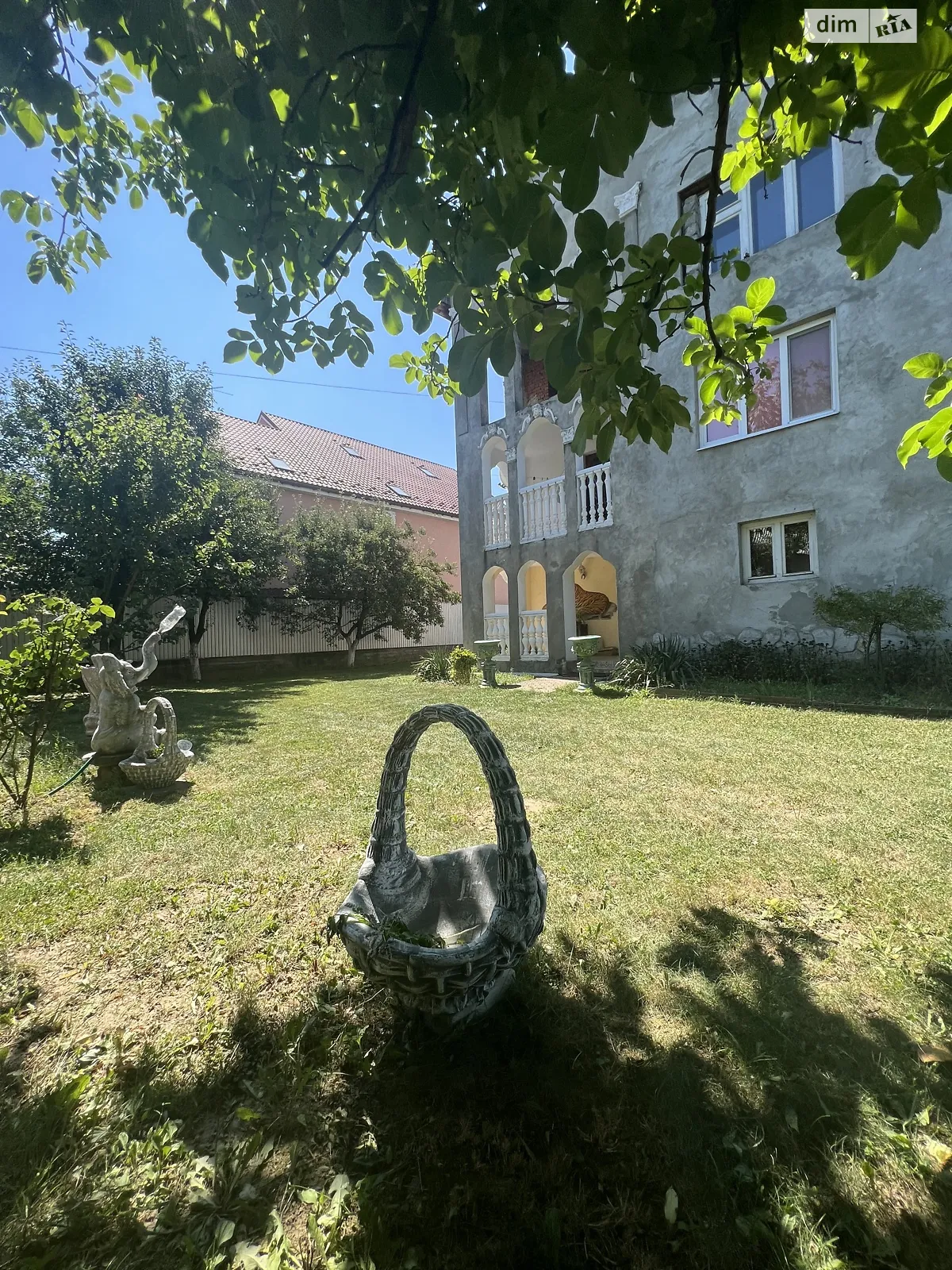 Продается дом на 3 этажа 290 кв. м с баней/сауной, цена: 125000 $ - фото 1
