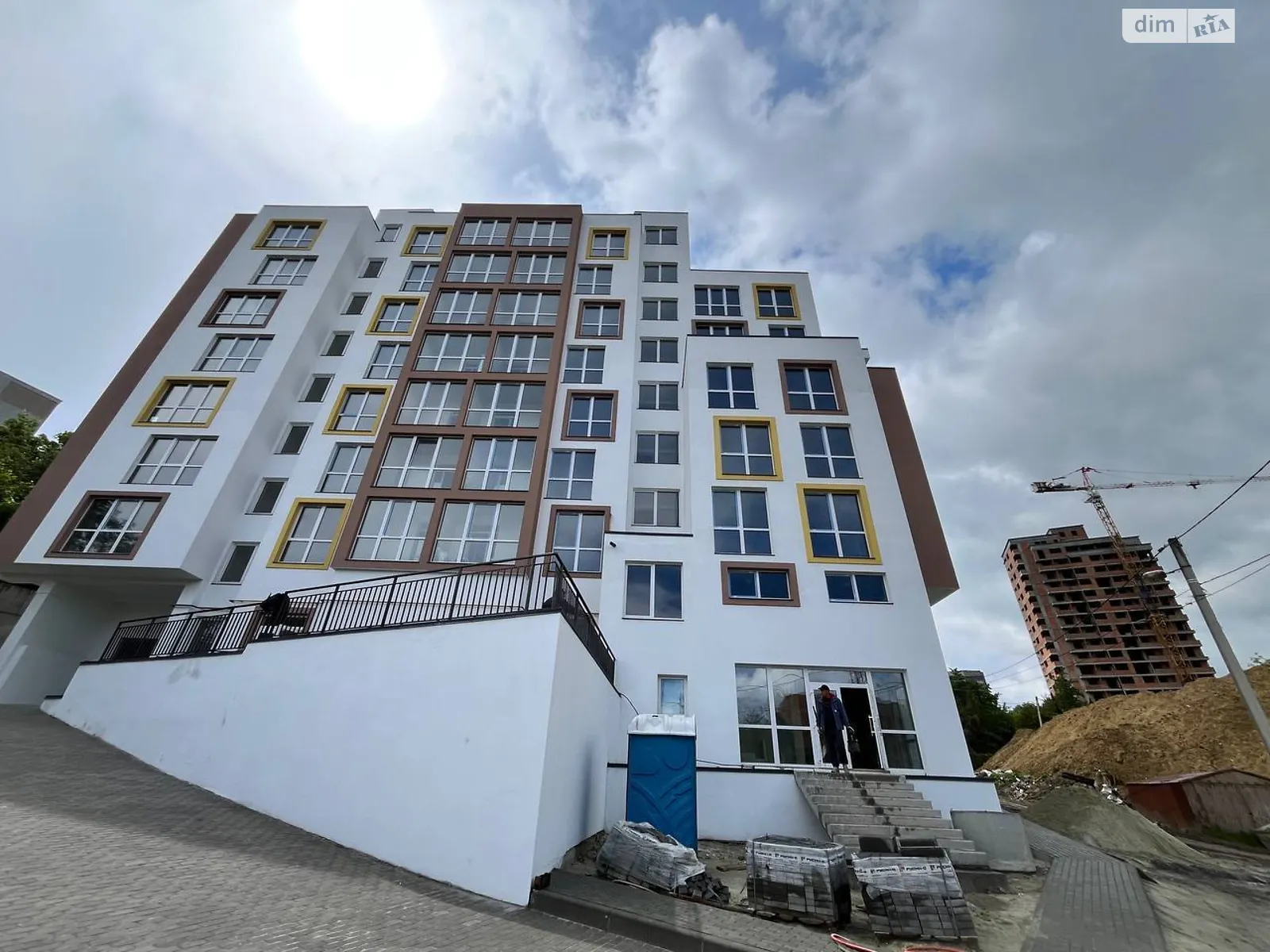 Продается 1-комнатная квартира 47 кв. м в Львове, ул. Камышовая, 11 - фото 1