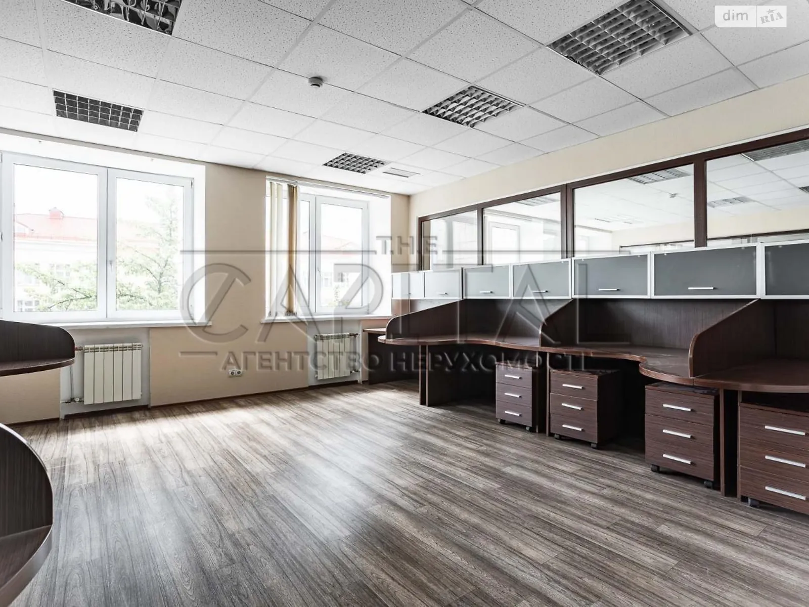 Сдается в аренду офис 900 кв. м в бизнес-центре, цена: 5400 $ - фото 1