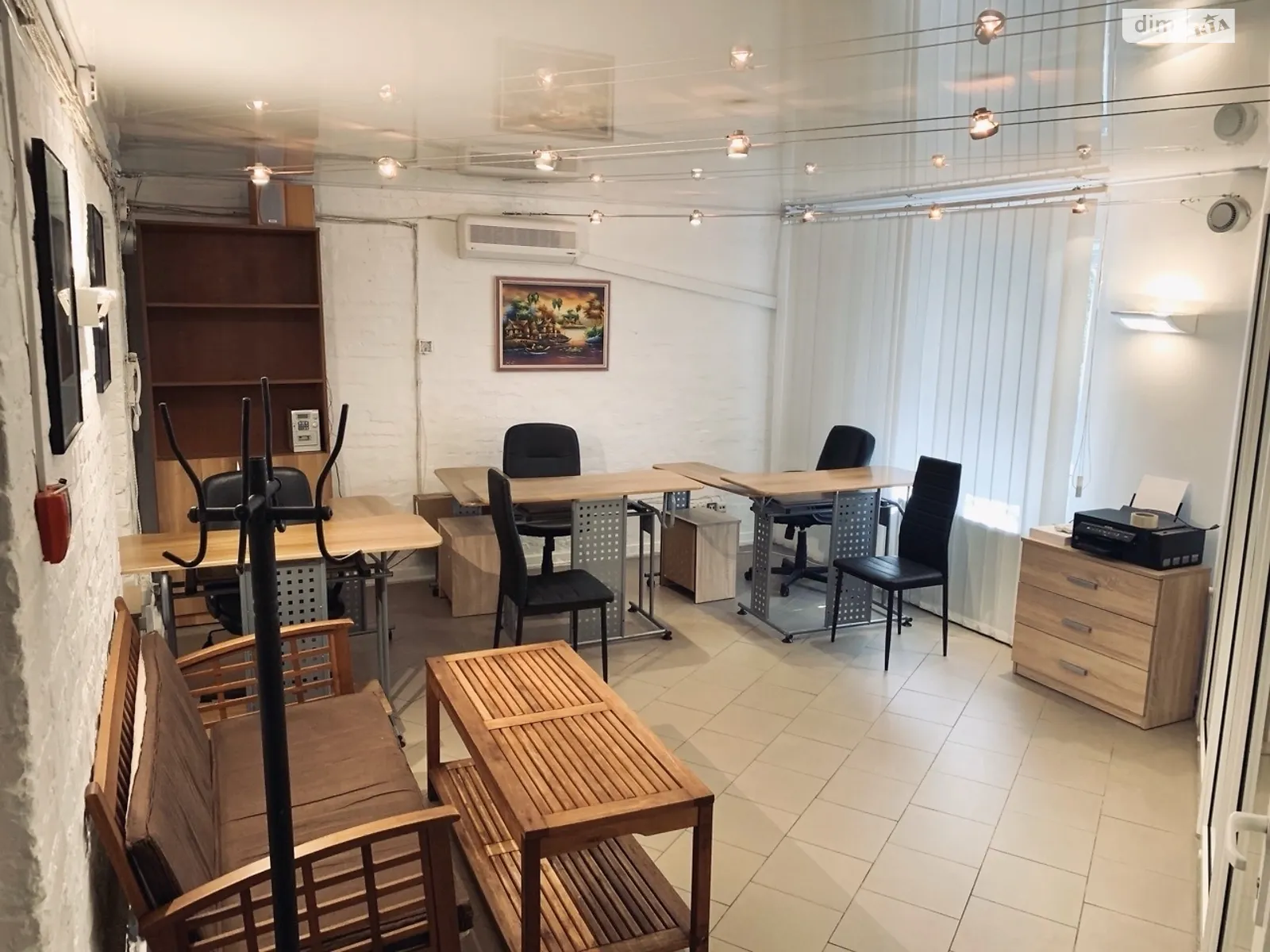 Продается офис 57.1 кв. м в бизнес-центре, цена: 59990 $ - фото 1