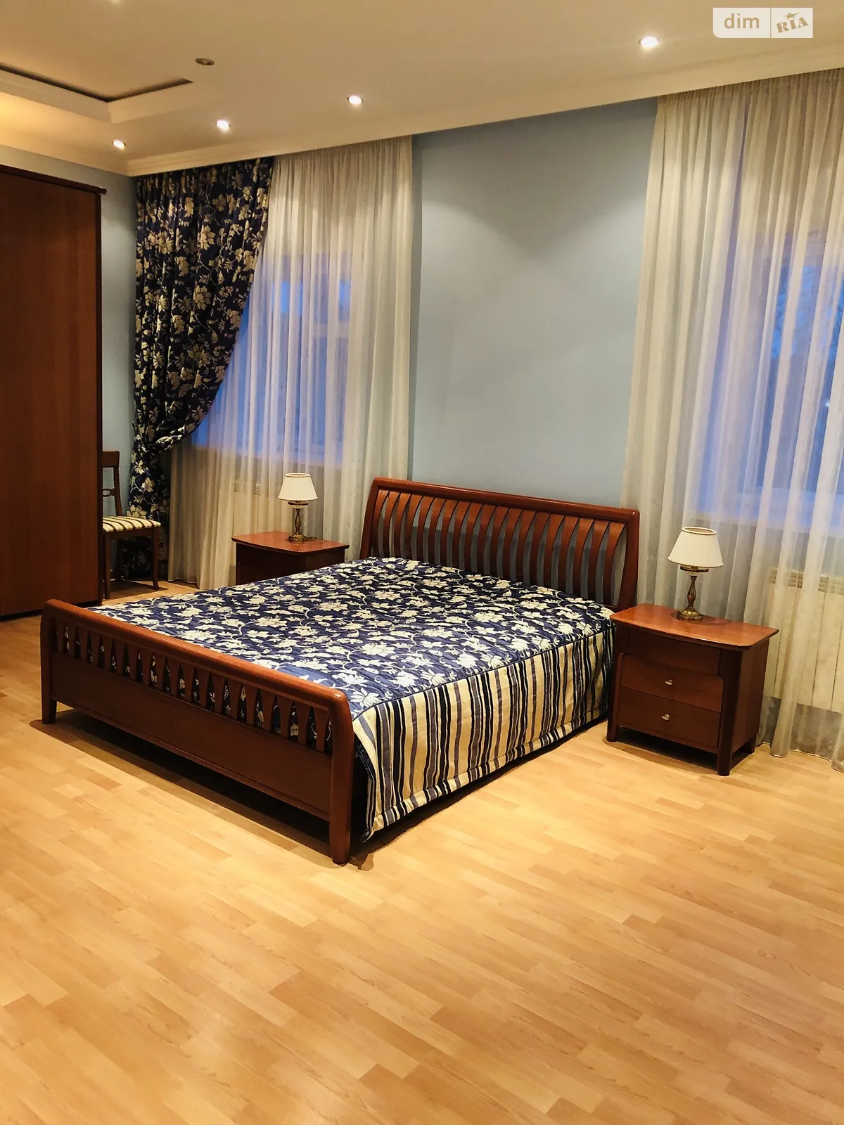 Сдается в аренду 3-комнатная квартира 100 кв. м в, цена: 350 $ - фото 1