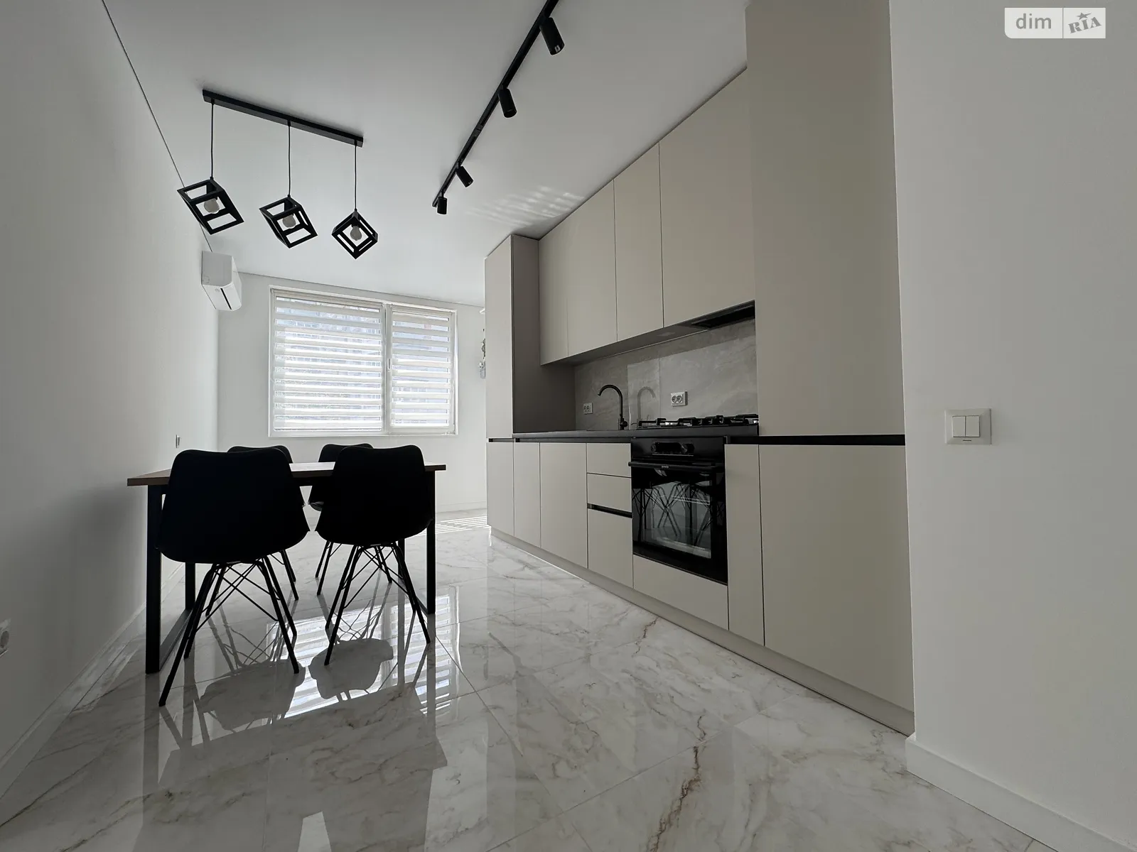 Продается 1-комнатная квартира 38 кв. м в Ивано-Франковске, ул. Национальной Гвардии, 3Г - фото 1