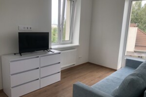 Довгострокова оренда квартири, Київ, р‑н. Жуляни, Волошкова вулиця, буд. 1