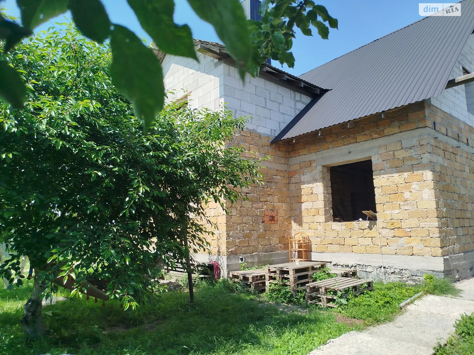 Продается дом на 2 этажа 200 кв. м с баней/сауной, цена: 89000 $ - фото 1