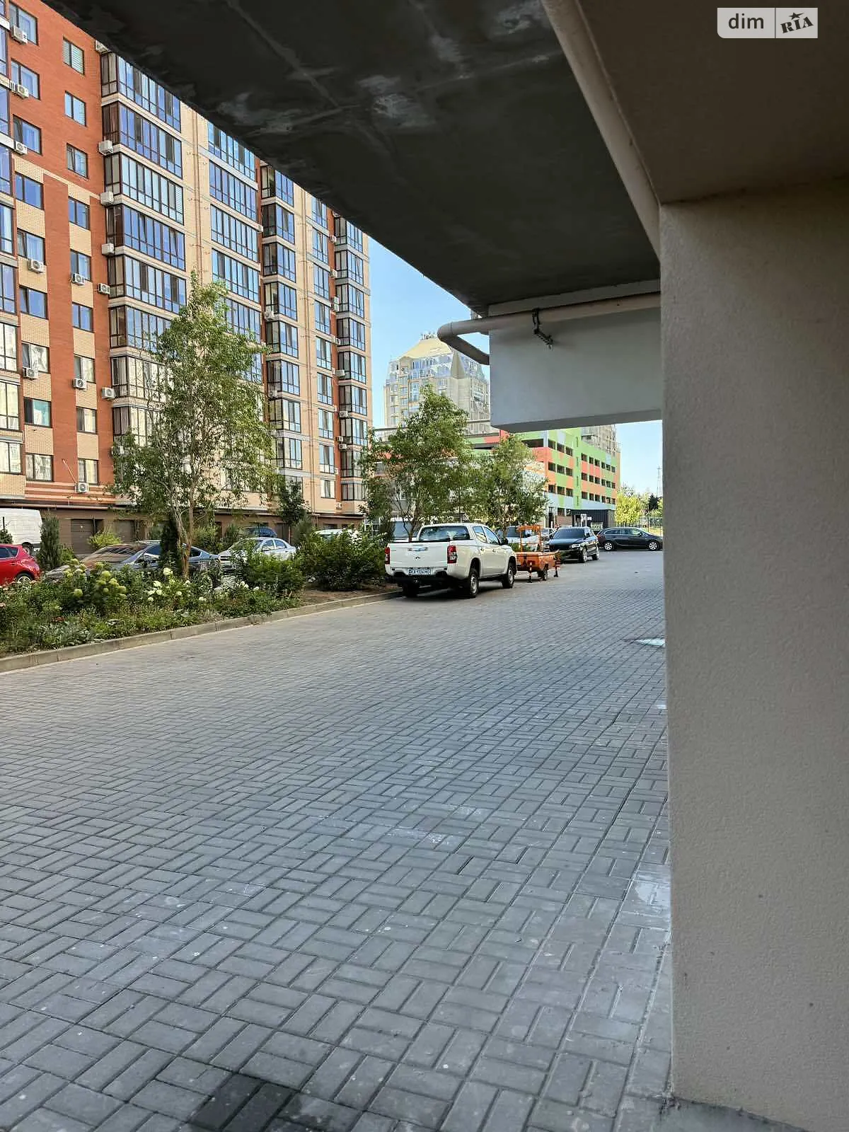 Продается отдельно стоящий гараж универсальный на 21 кв. м, цена: 18000 $ - фото 1
