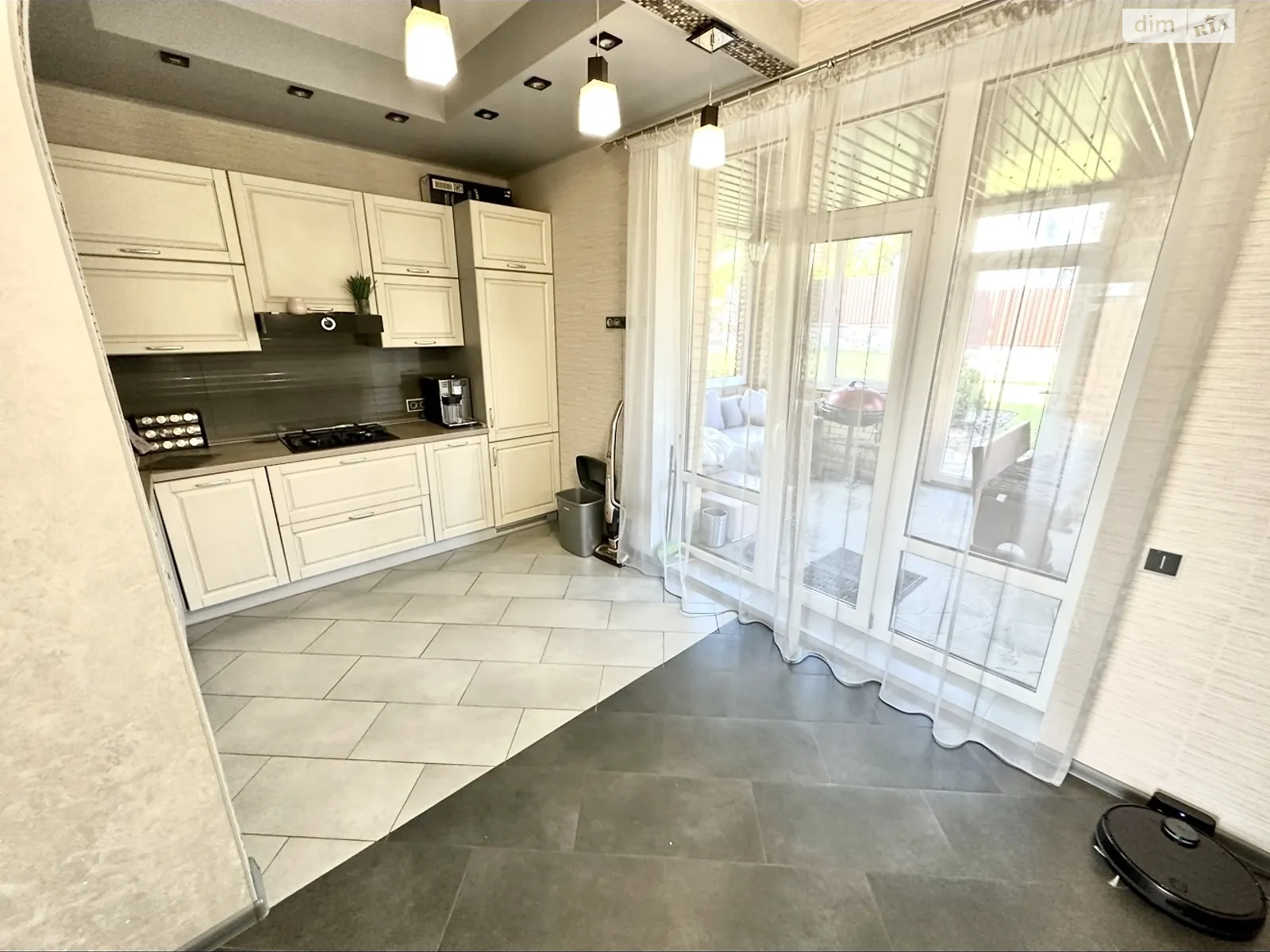 Продается одноэтажный дом 223.4 кв. м с камином, цена: 239999 $ - фото 1