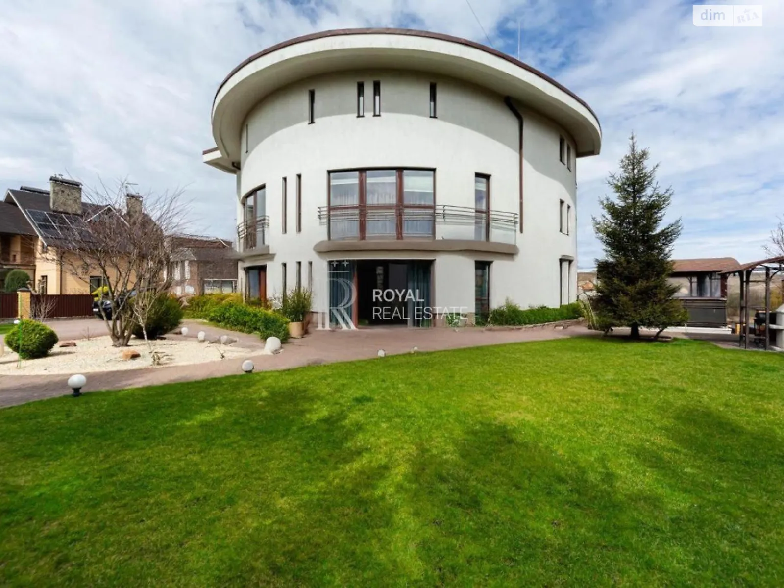 Продается дом на 2 этажа 932.3 кв. м с баней/сауной, цена: 850000 $ - фото 1