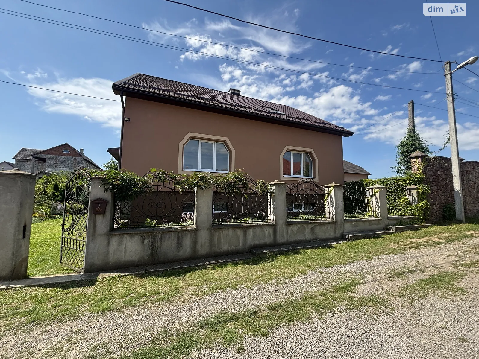 Продается дом на 2 этажа 326 кв. м с участком, цена: 115000 $ - фото 1