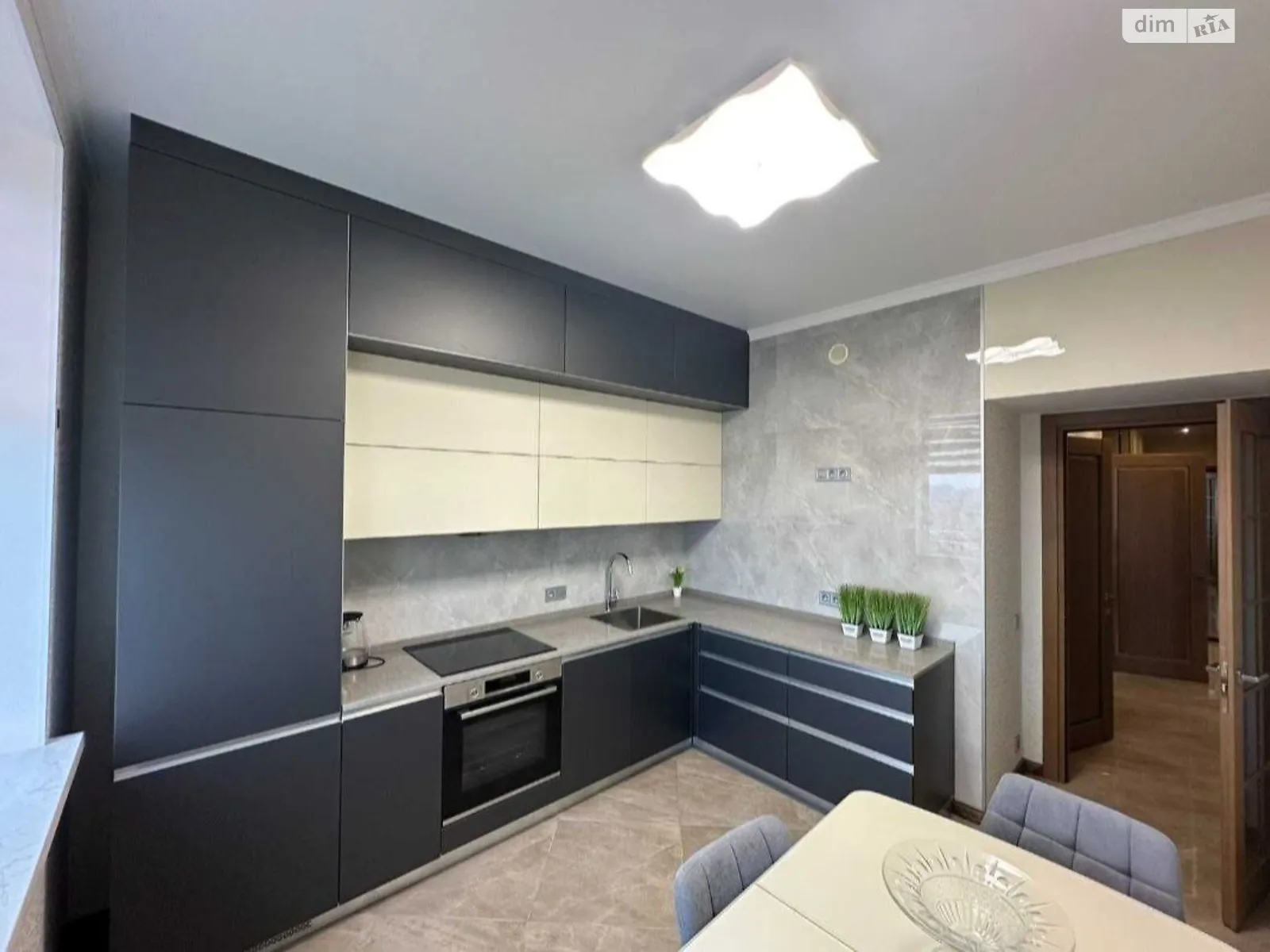 Продается 2-комнатная квартира 63.5 кв. м в Одессе, ул. Костанди, 104А - фото 1