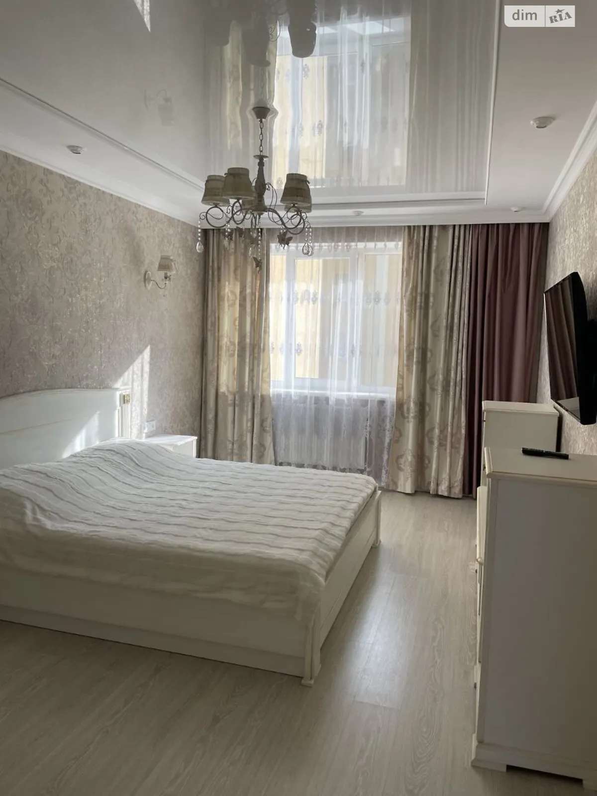 Продается 2-комнатная квартира 73.3 кв. м в Львове, ул. Железнодорожная, 7П - фото 1