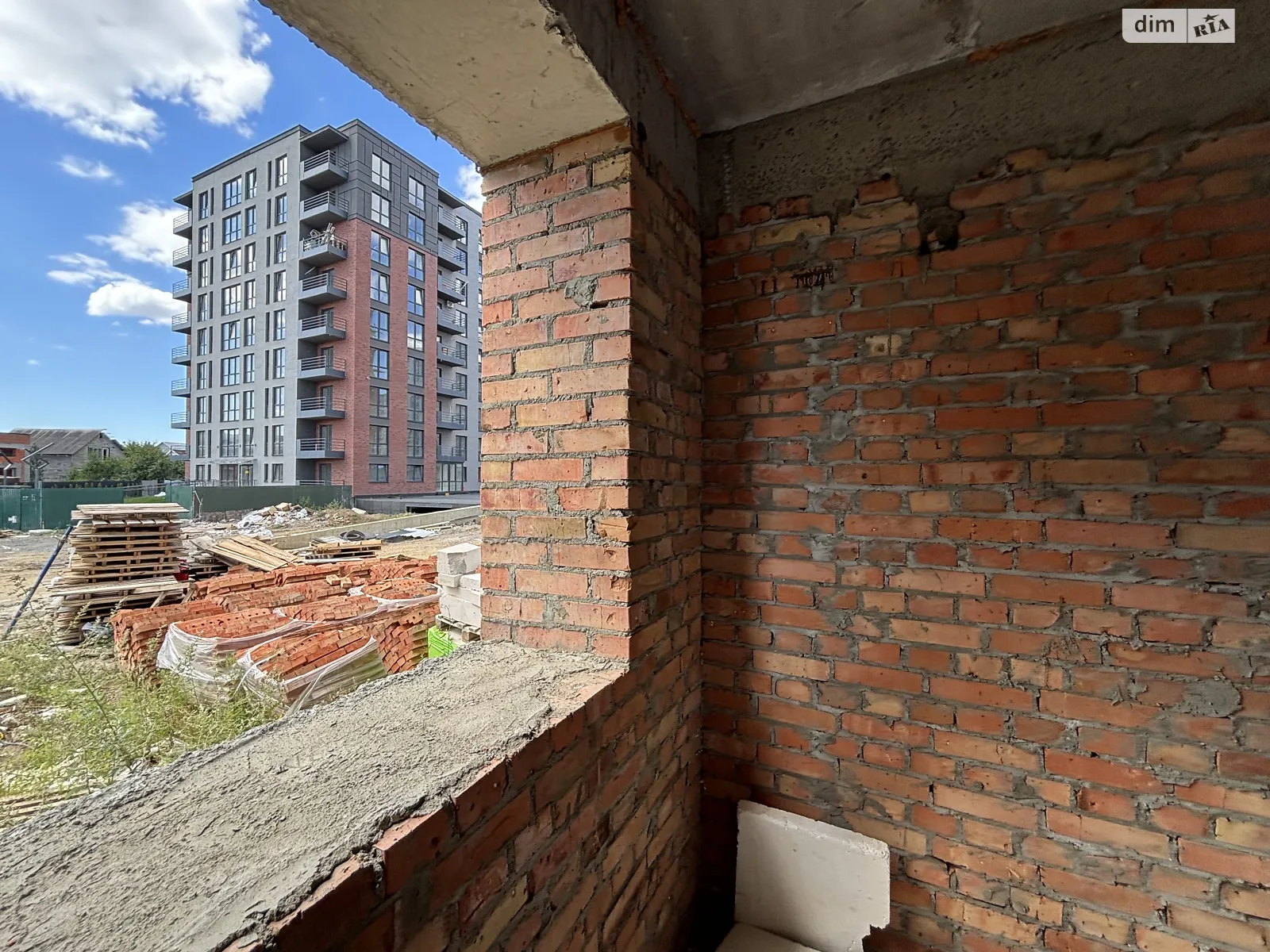 Продается 2-комнатная квартира 64 кв. м в Ужгороде, ул. Тлехаса, 19 корпус 6 - фото 1