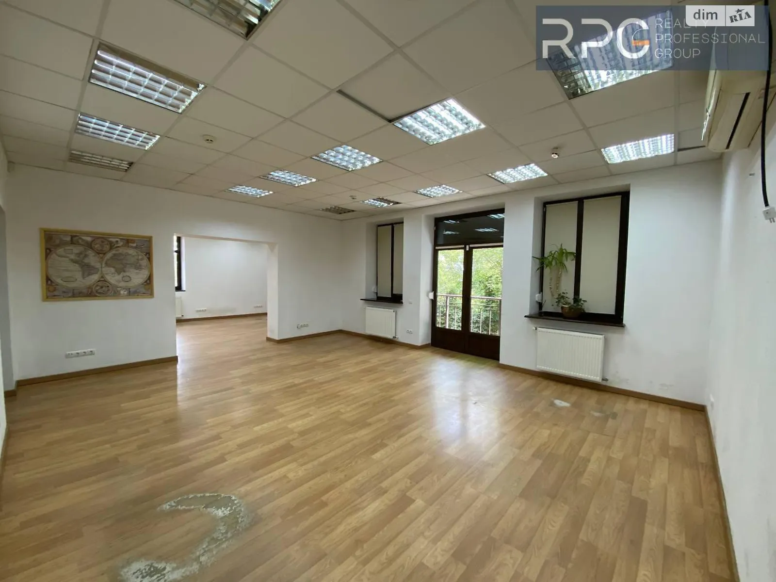 Сдается в аренду офис 350 кв. м в бизнес-центре, цена: 2100 $ - фото 1