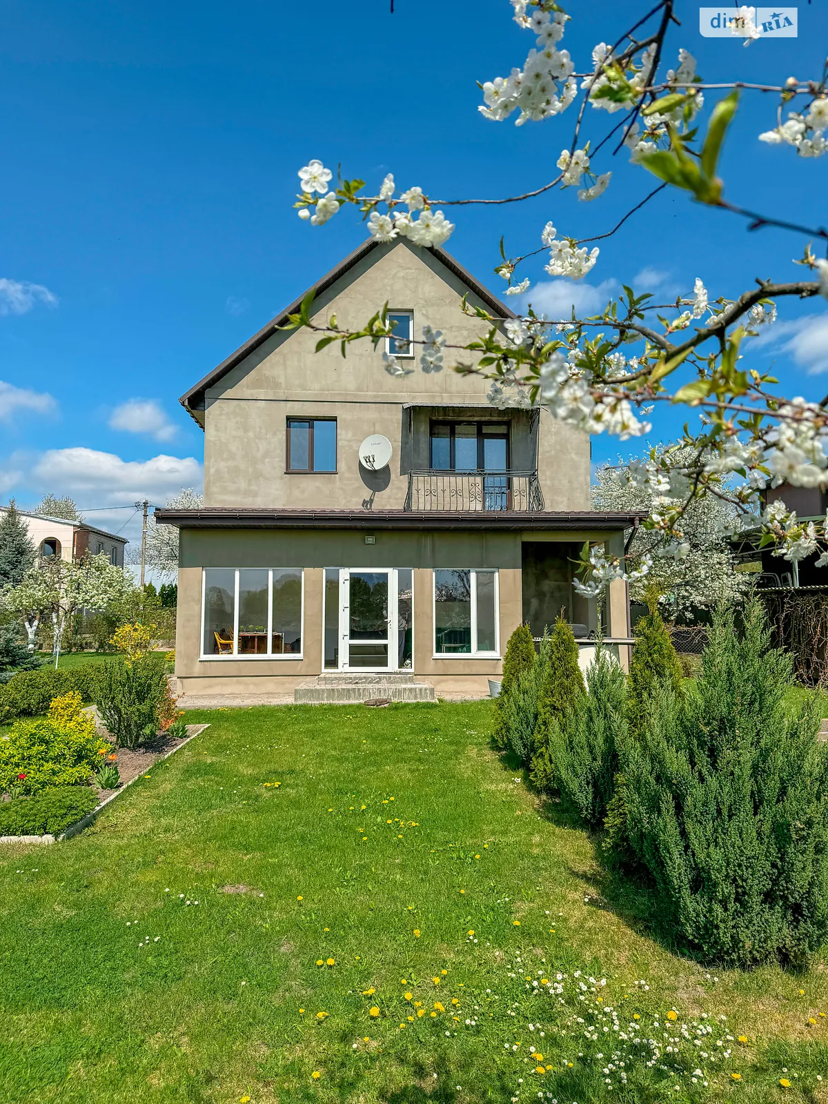 Продається 4-кімнатна квартира 186.4 кв. м у Нововолинську, пров. Волинський - фото 1