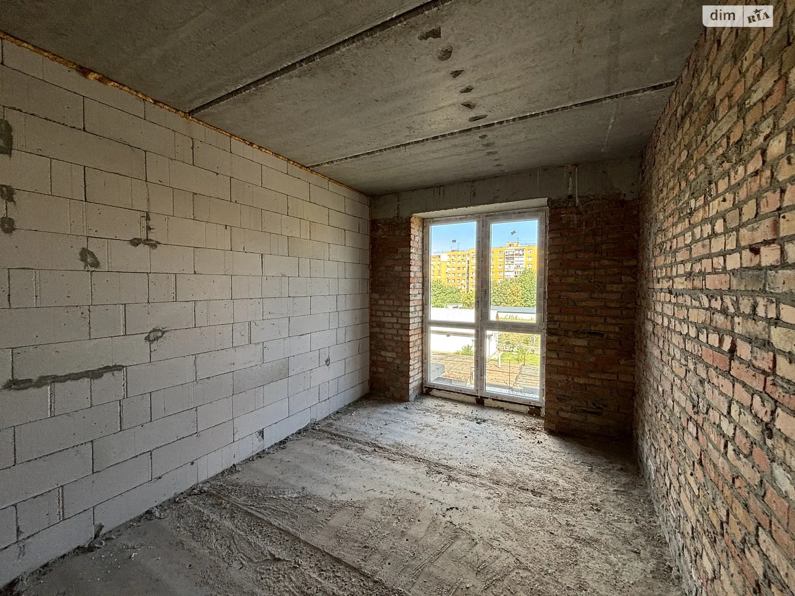 Продается 1-комнатная квартира 41 кв. м в Ужгороде, ул. Тлехаса, 19 корпус 6 - фото 1