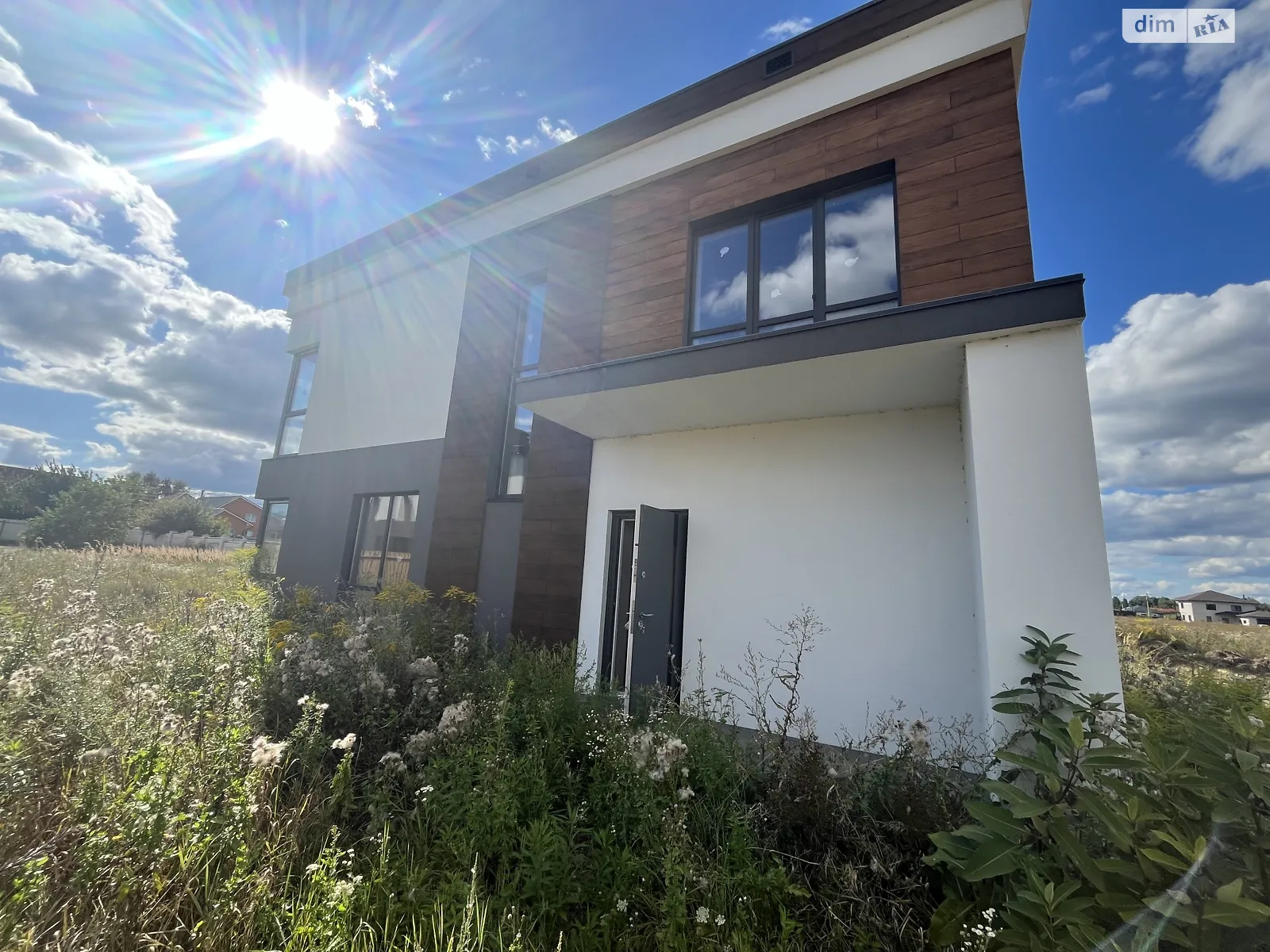 Продается дом на 2 этажа 180 кв. м с верандой, цена: 160000 $ - фото 1