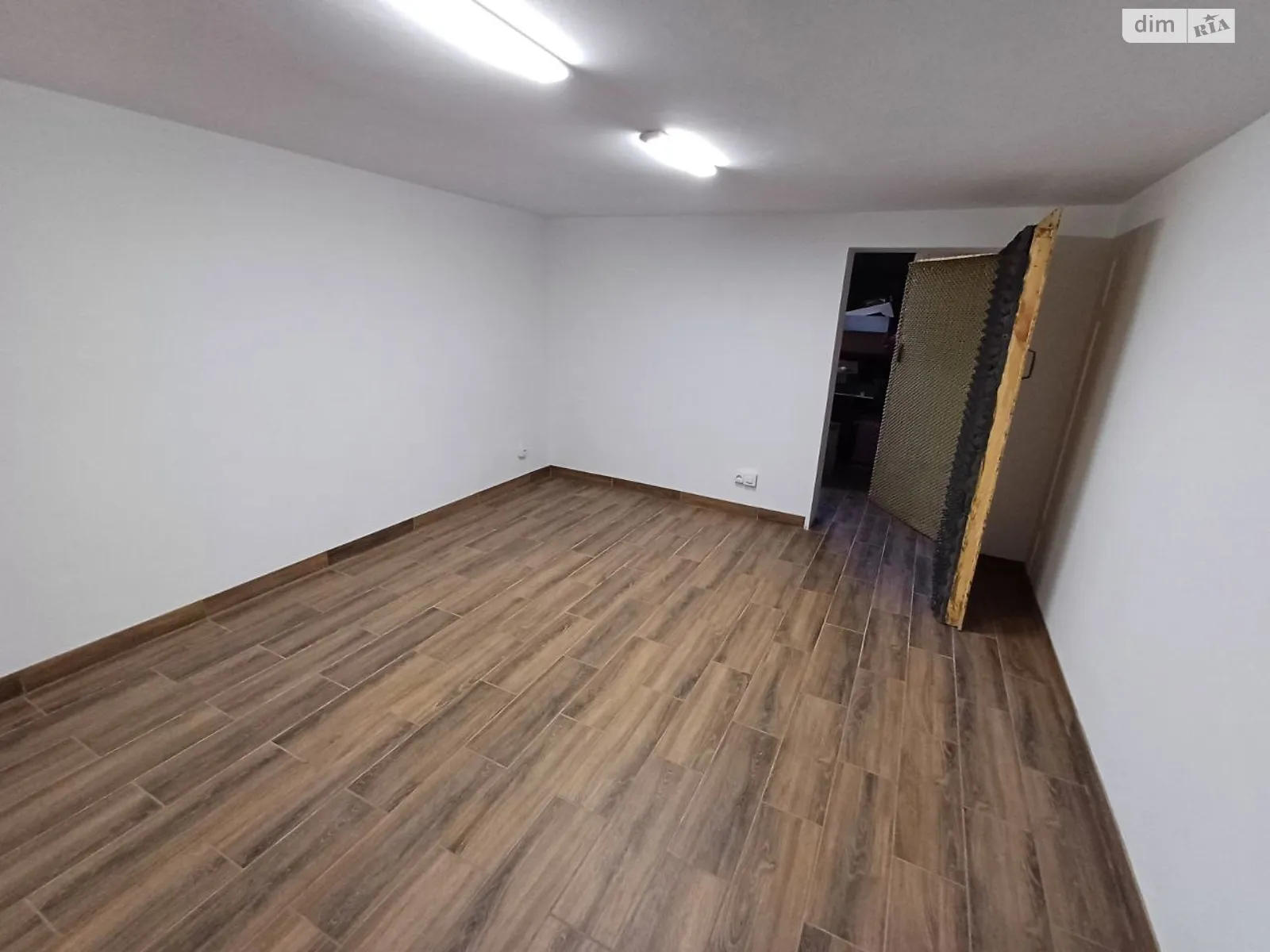 Здається в оренду окремий гараж під легкове авто на 46 кв. м, цена: 10000 грн - фото 1