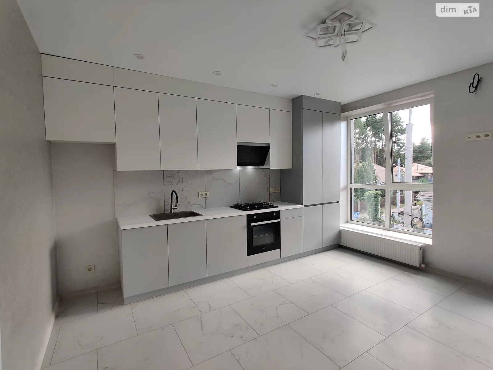 Продается 1-комнатная квартира 51 кв. м в Ирпене, 2-й пер. Украинский, 24 - фото 1