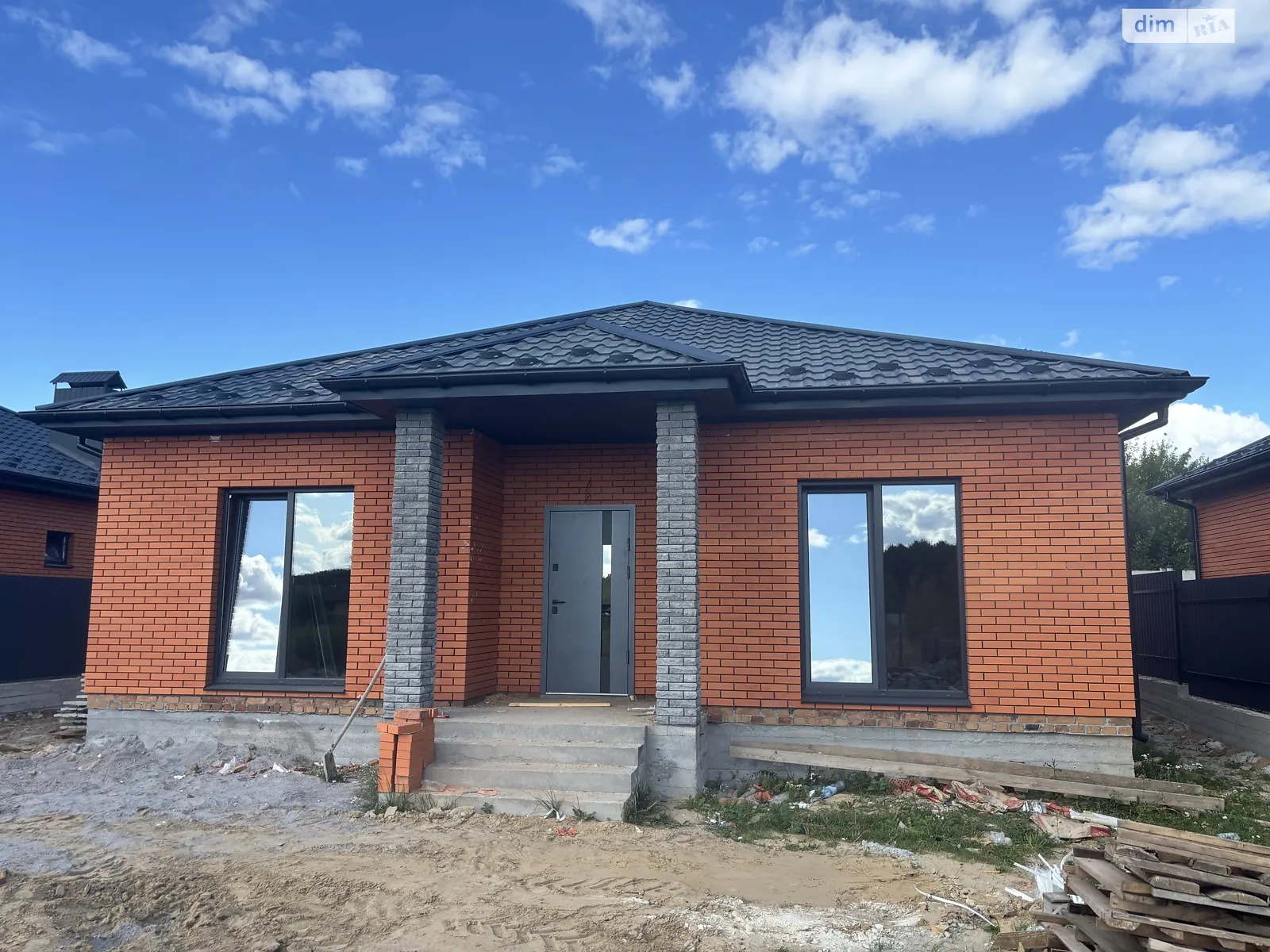 Продается одноэтажный дом 120 кв. м с мансардой, цена: 77000 $ - фото 1