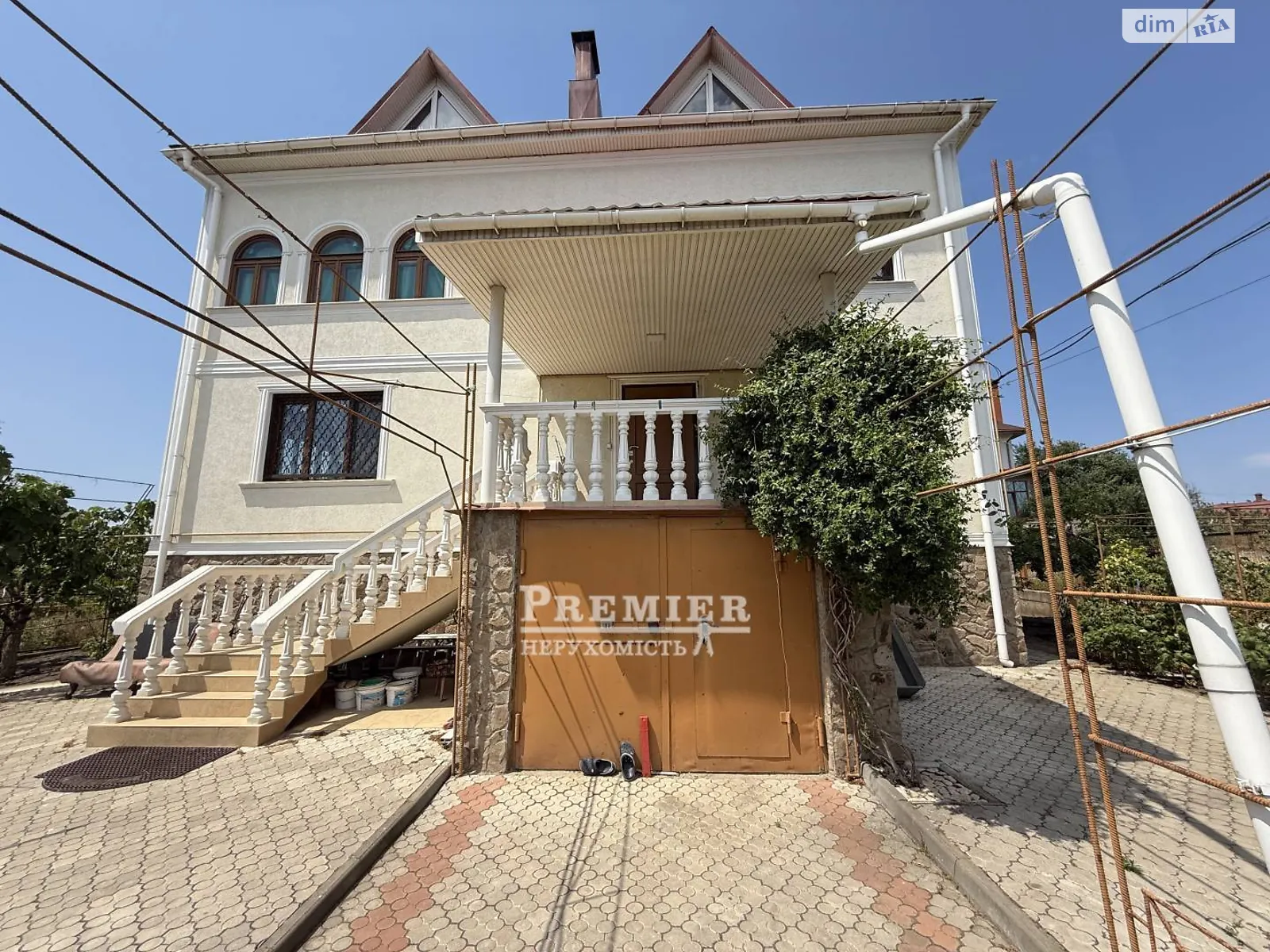 Продается дом на 2 этажа 373 кв. м с верандой, цена: 220000 $ - фото 1