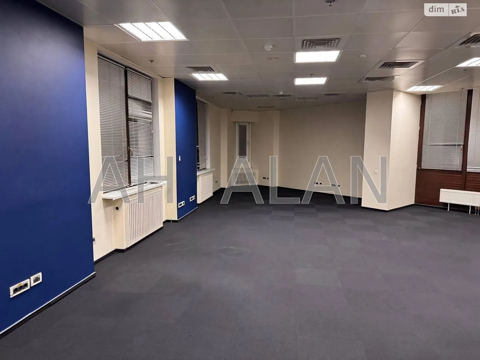 Сдается в аренду офис 127.4 кв. м в бизнес-центре, цена: 3048 $ - фото 1