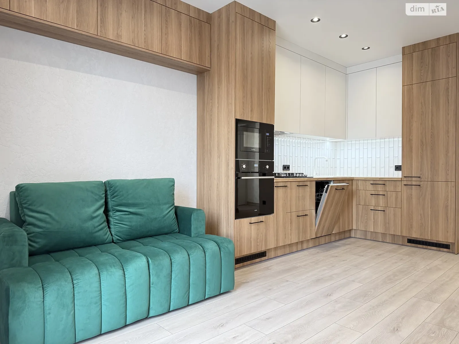 Продается 1-комнатная квартира 42 кв. м в Ровно, ул. Студенческая, 24 - фото 1