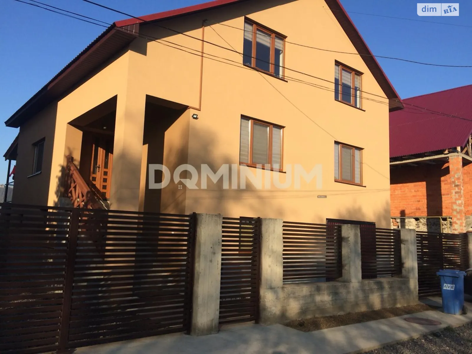 Продается дом на 2 этажа 228.8 кв. м с балконом, цена: 115000 € - фото 1