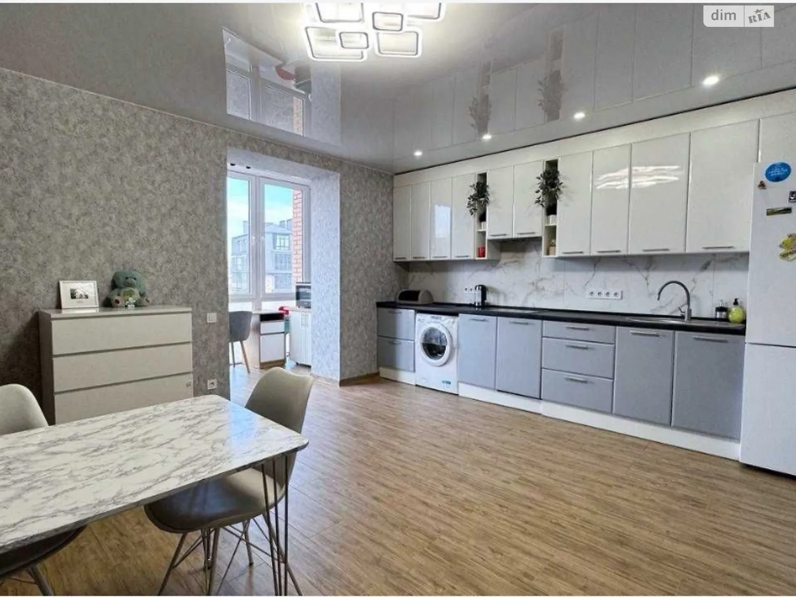 Продается 1-комнатная квартира 56.3 кв. м в Днепре, ул. Мандрыковская, 234 - фото 1