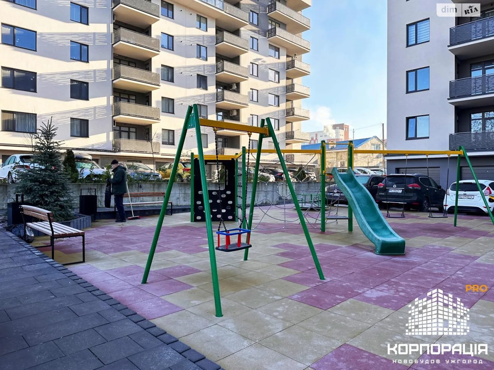 Продается 3-комнатная квартира 100 кв. м в Ужгороде, ул. Собранецкая - фото 1