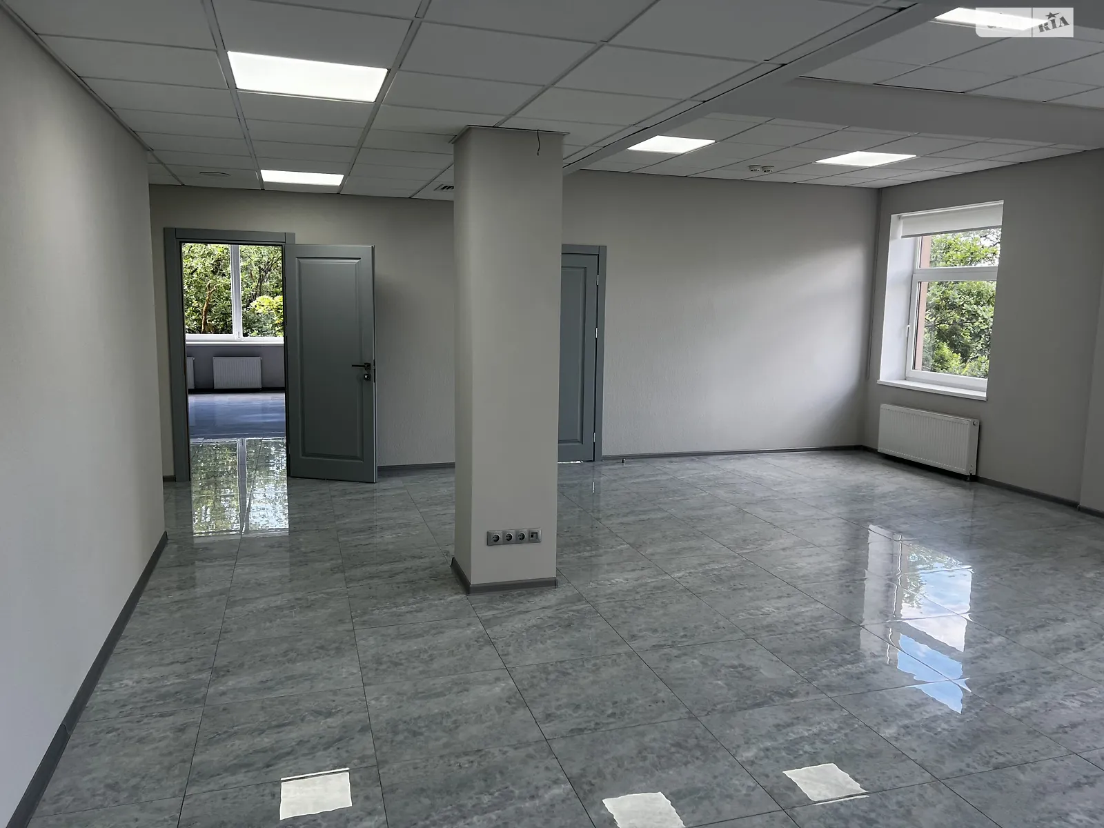 Сдается в аренду офис 195 кв. м в бизнес-центре, цена: 80000 грн - фото 1